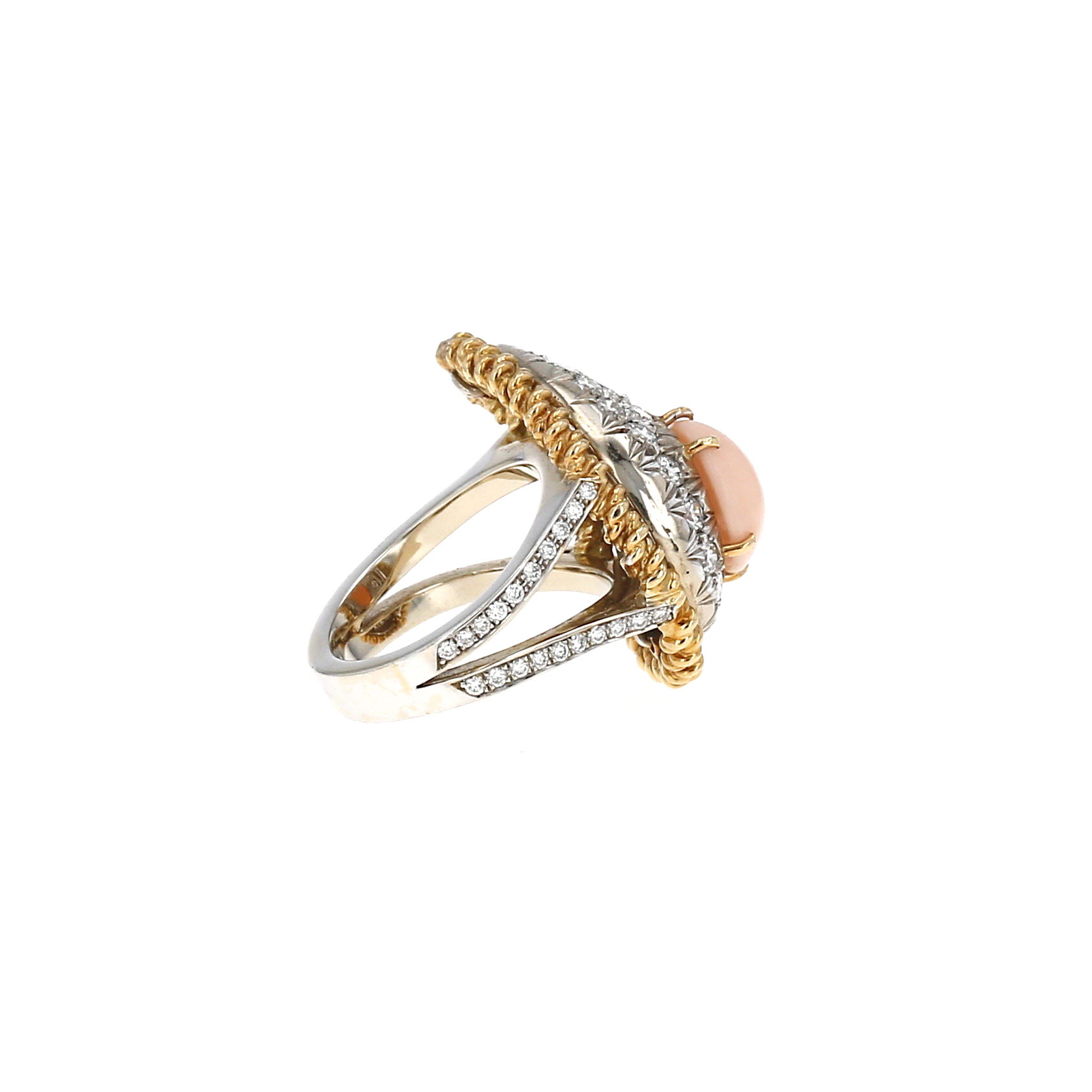 Vintage  ring in white gold, coral and diamonds