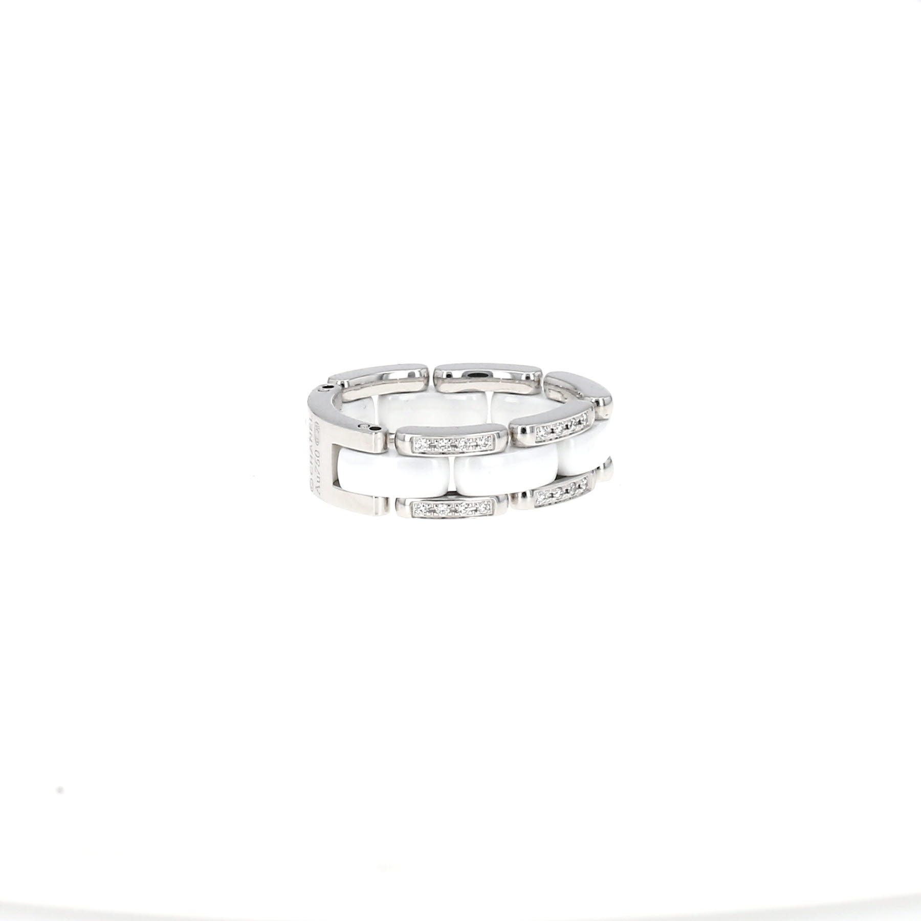 Anello flessibile Chanel Ultra modello in oro bianco, ceramica bianco e diamanti
