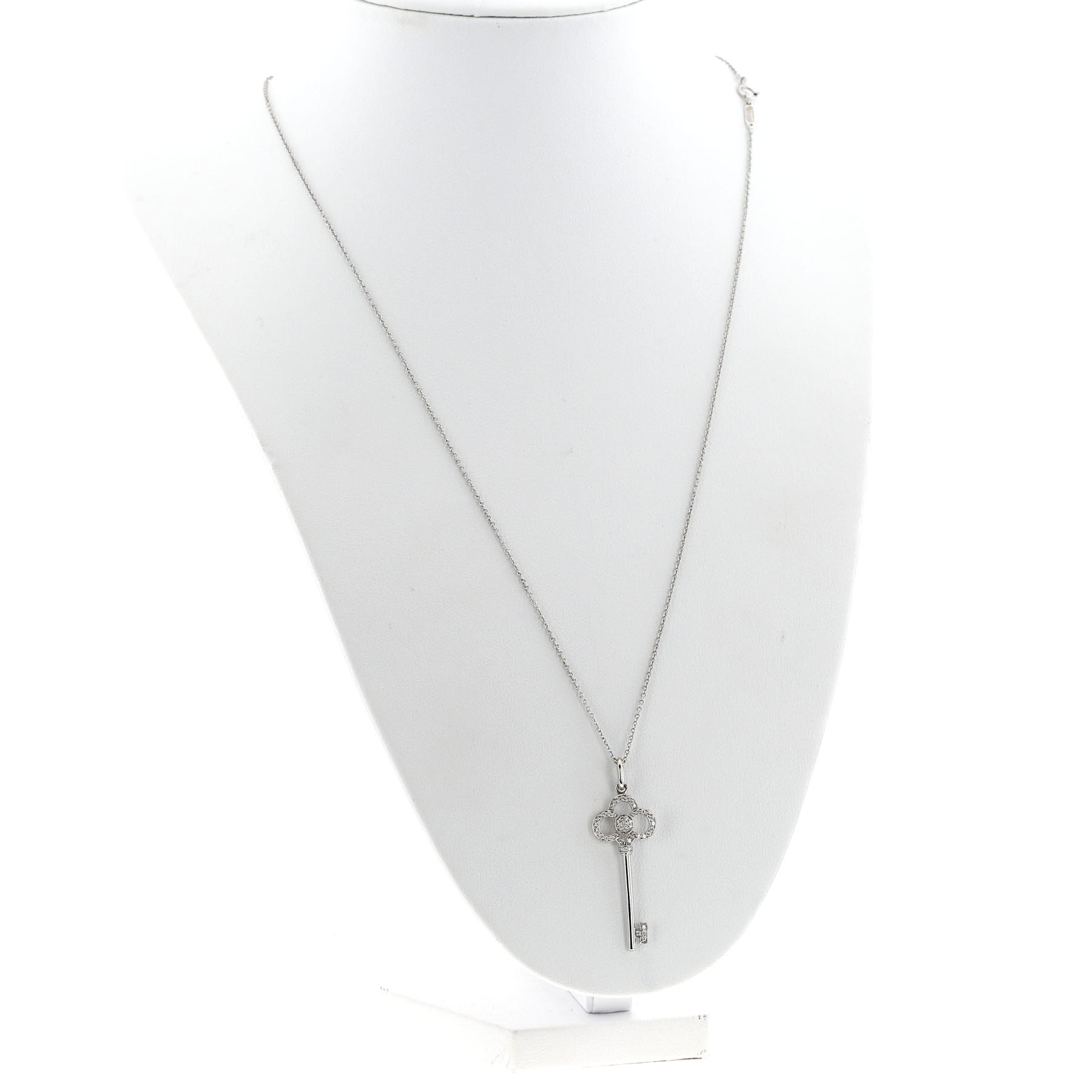 Collana Tiffany & Co Clé Couronne modello medio in oro bianco e diamanti