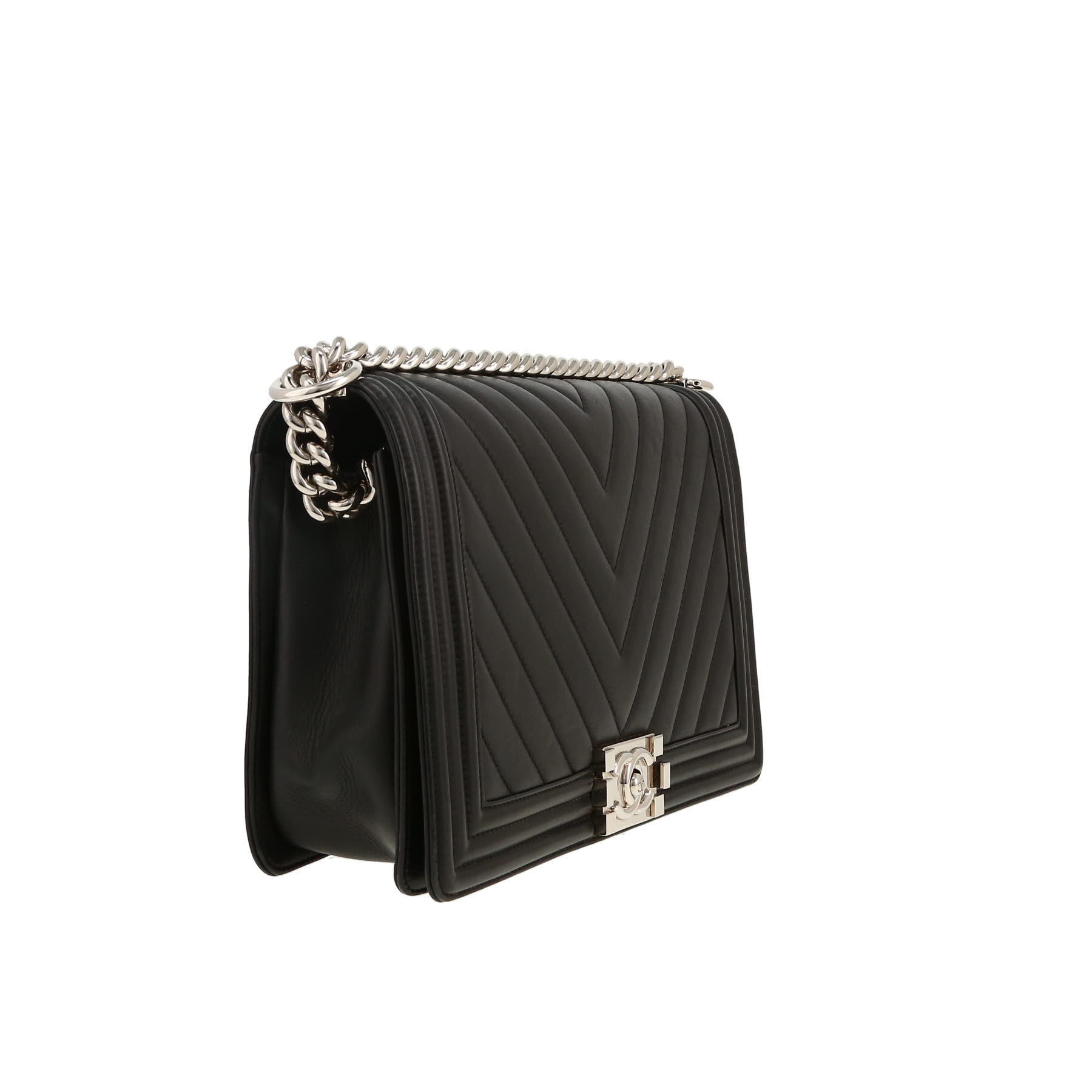 Chanel  Boy shoulder bag  in black chevron quilted leather