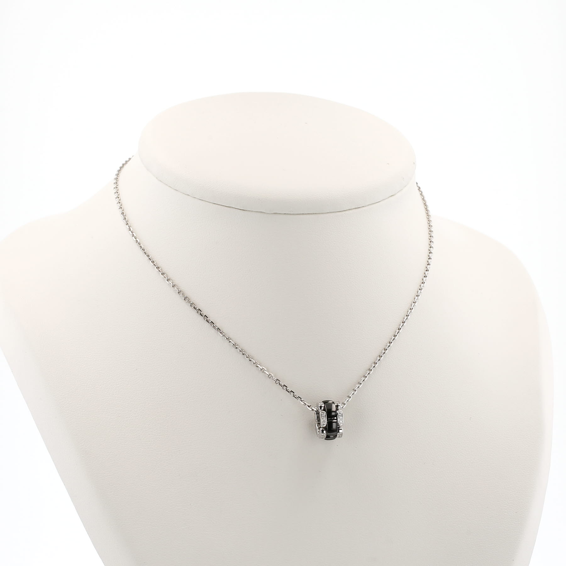 Collana Chanel Ultra in oro bianco, ceramica e diamanti