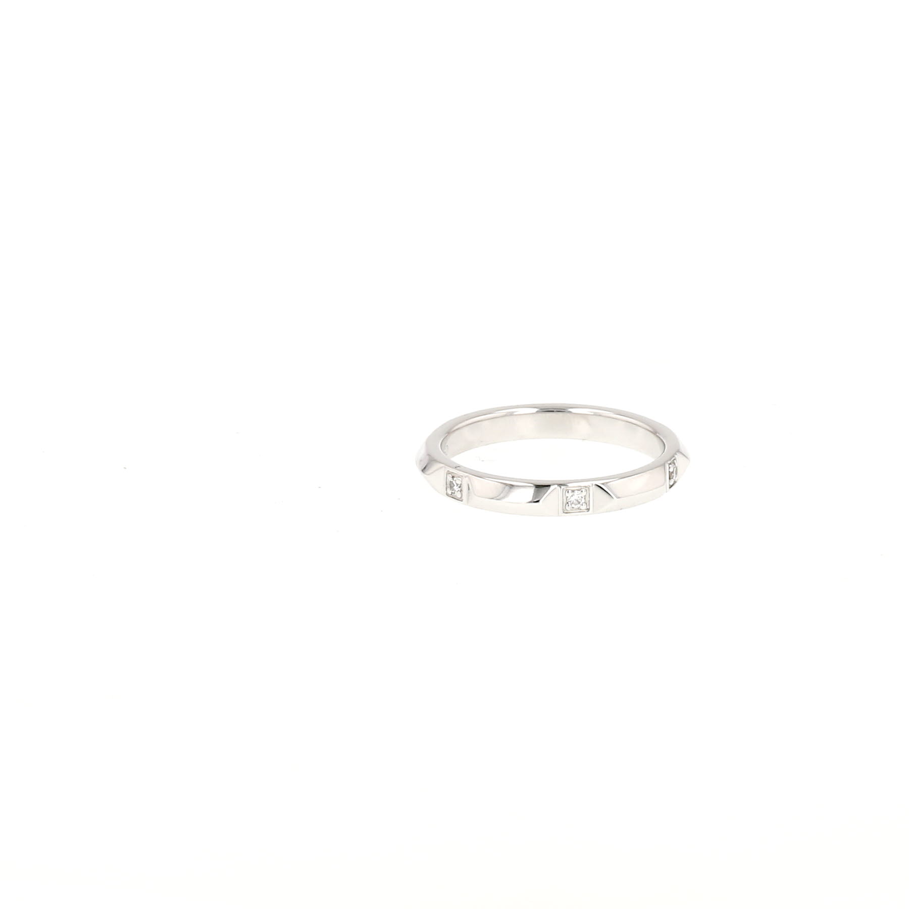 Tiffany 
Co True wedding ring in platinium and diamonds