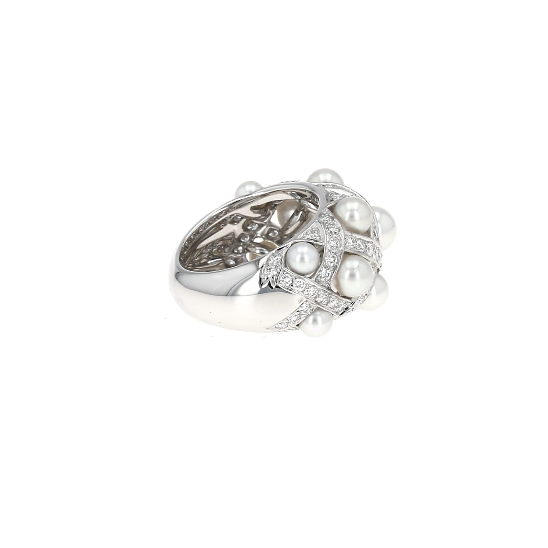 Chanel Baroque medium model ring in white gold, cultured pearls and diamonds