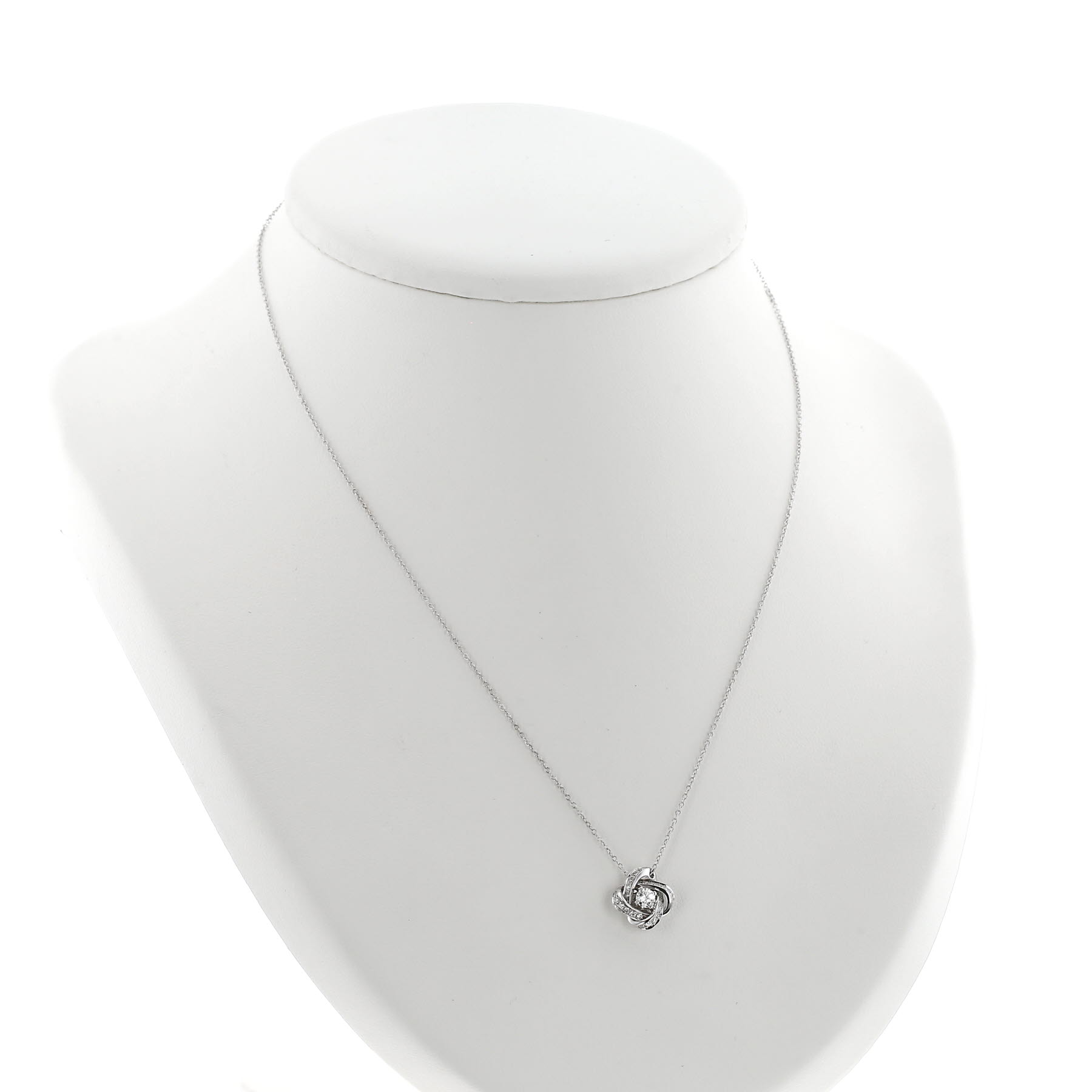 Collier Boucheron Pivoine en or blanc et diamants
