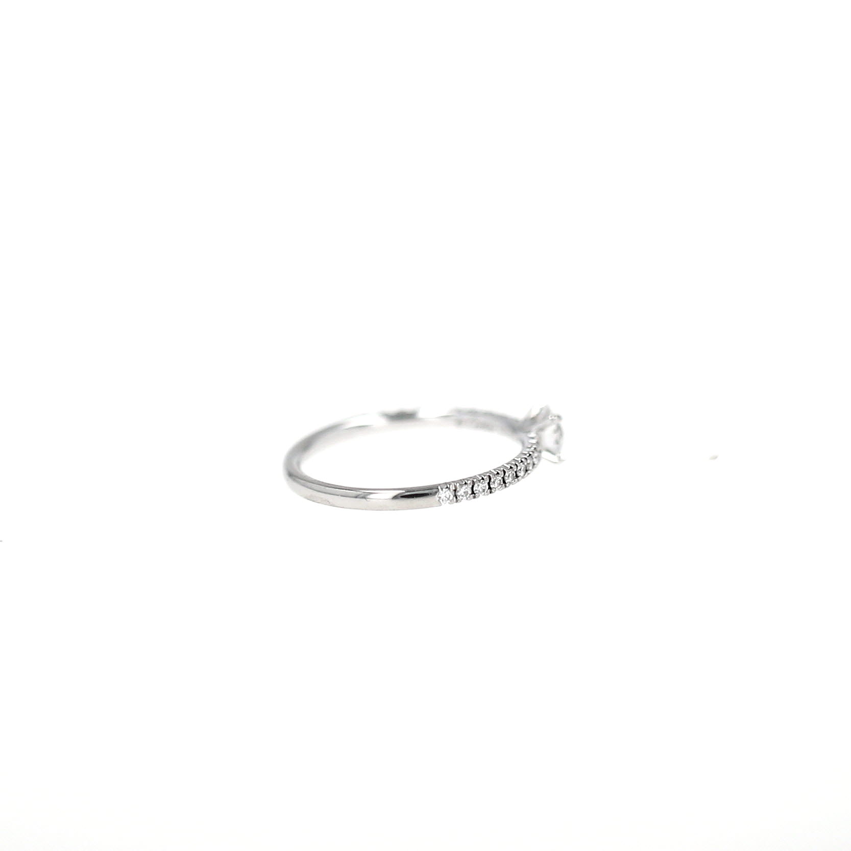 Cartier Etincelle ring in platinium and diamonds