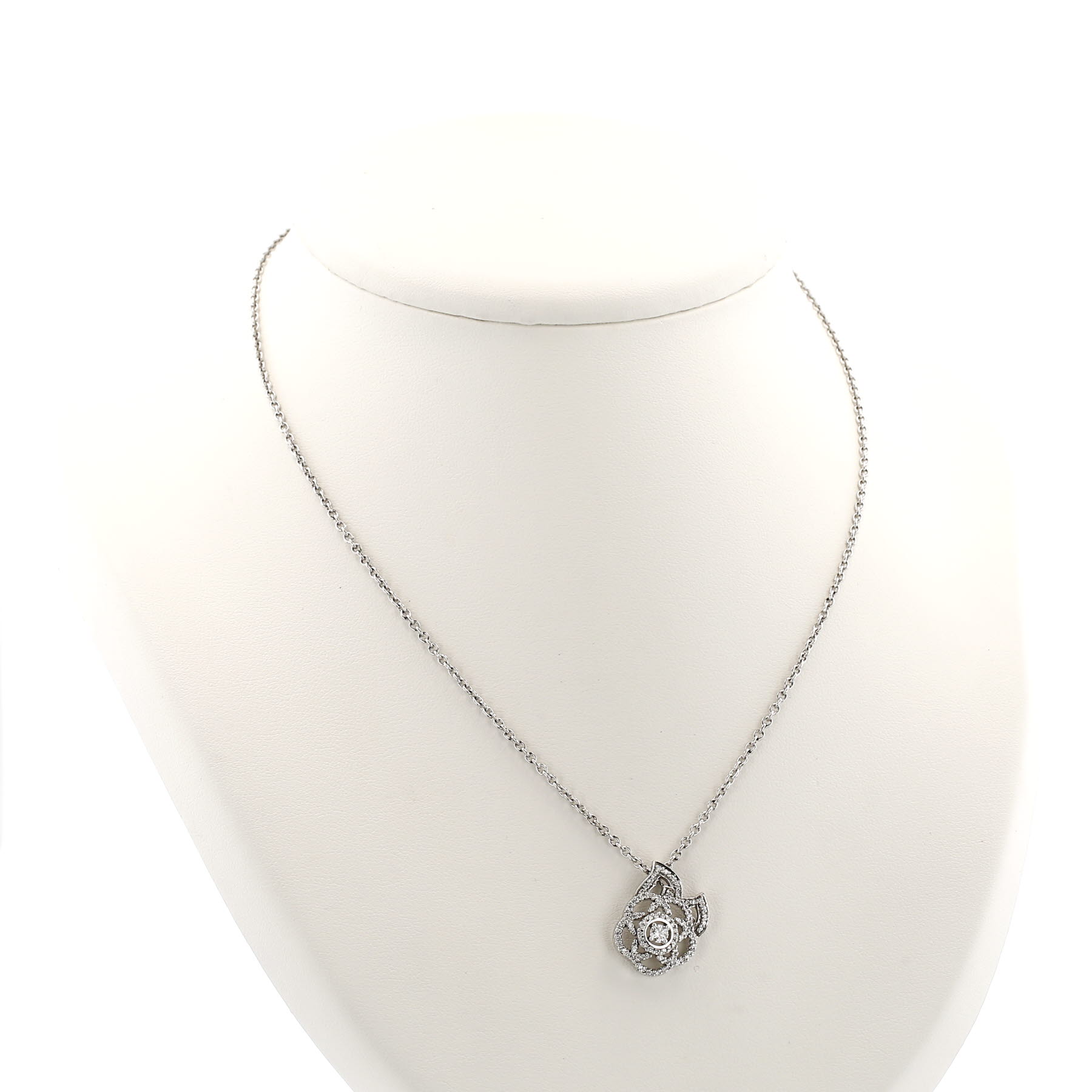 Chanel Camelia necklace in white gold and diamonds