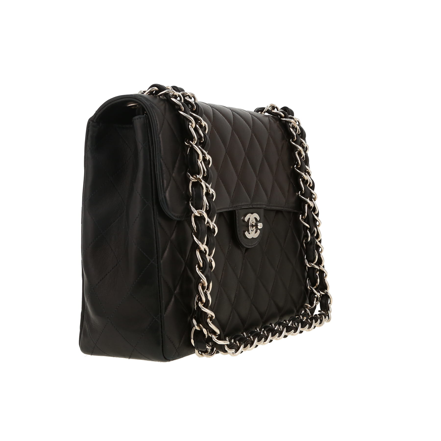 Chanel  Timeless Jumbo shoulder bag  in black quilted leather