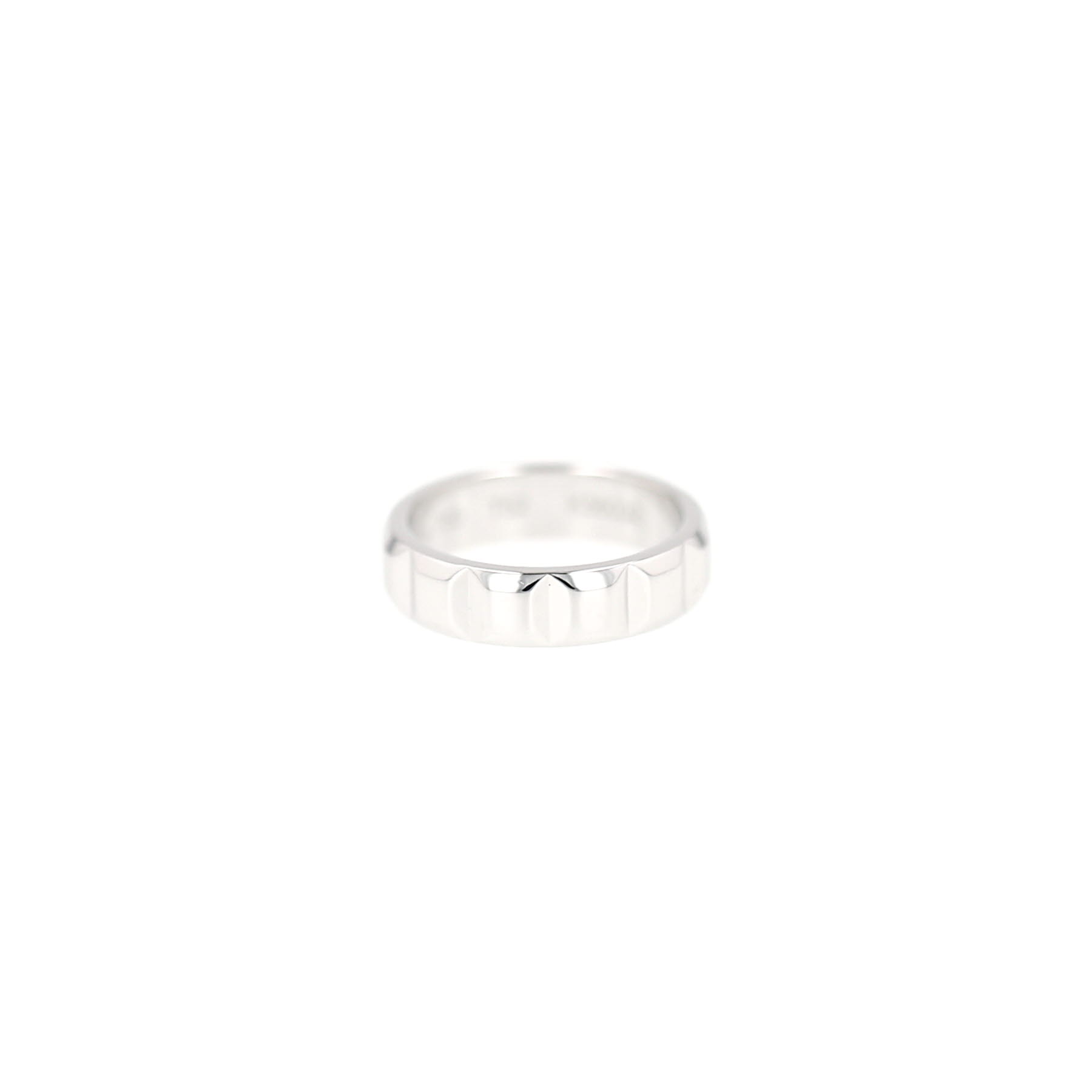 Bague Boucheron Clou de Paris en or blanc