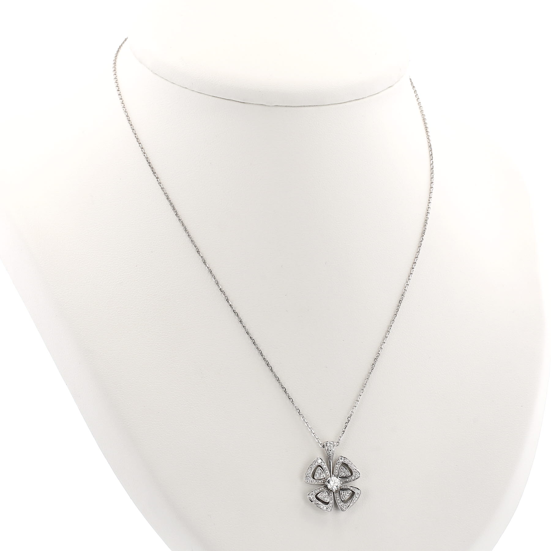 Collana Bulgari Fiorever in oro bianco e diamanti