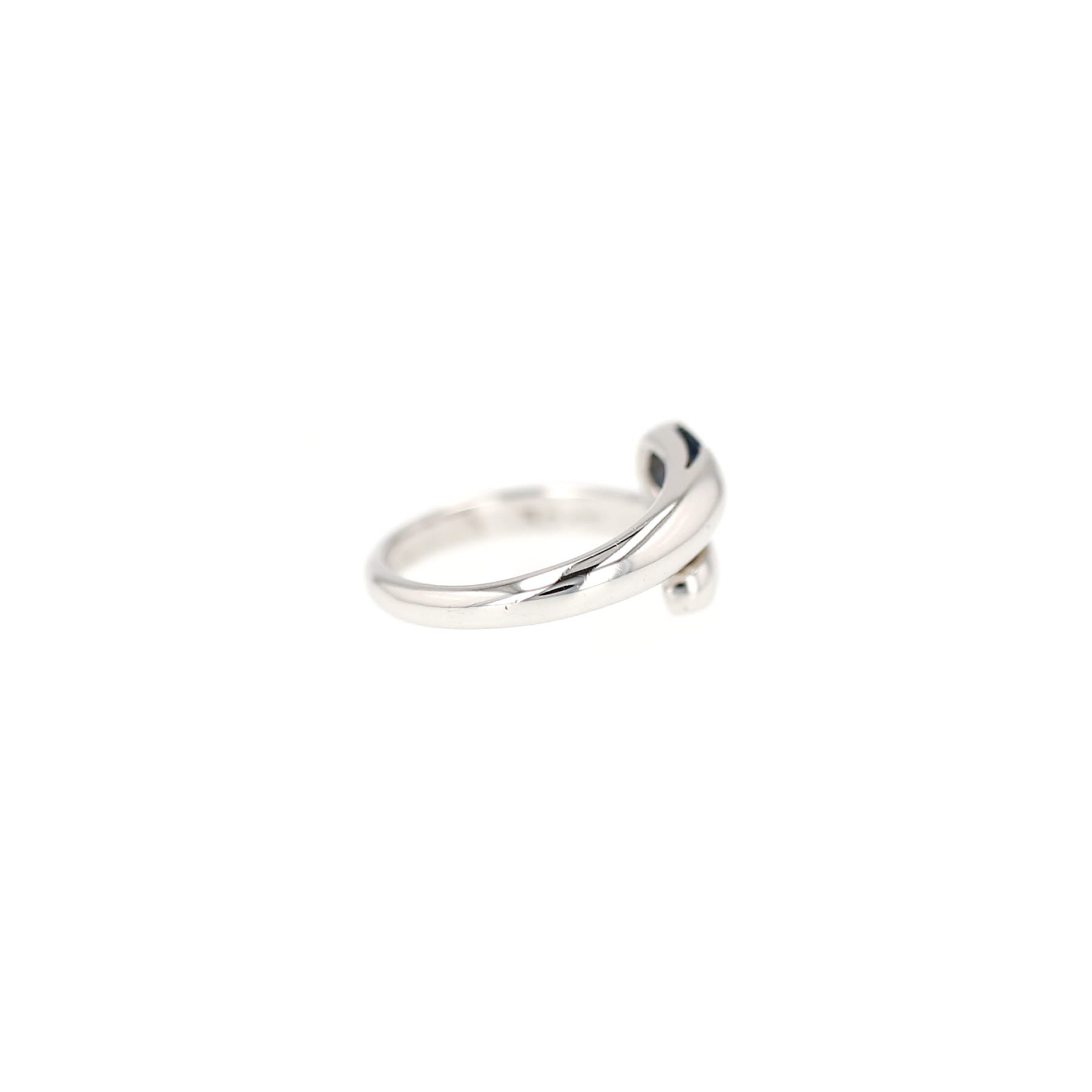 Sortija Bulgari  de oro blanco y zafiro