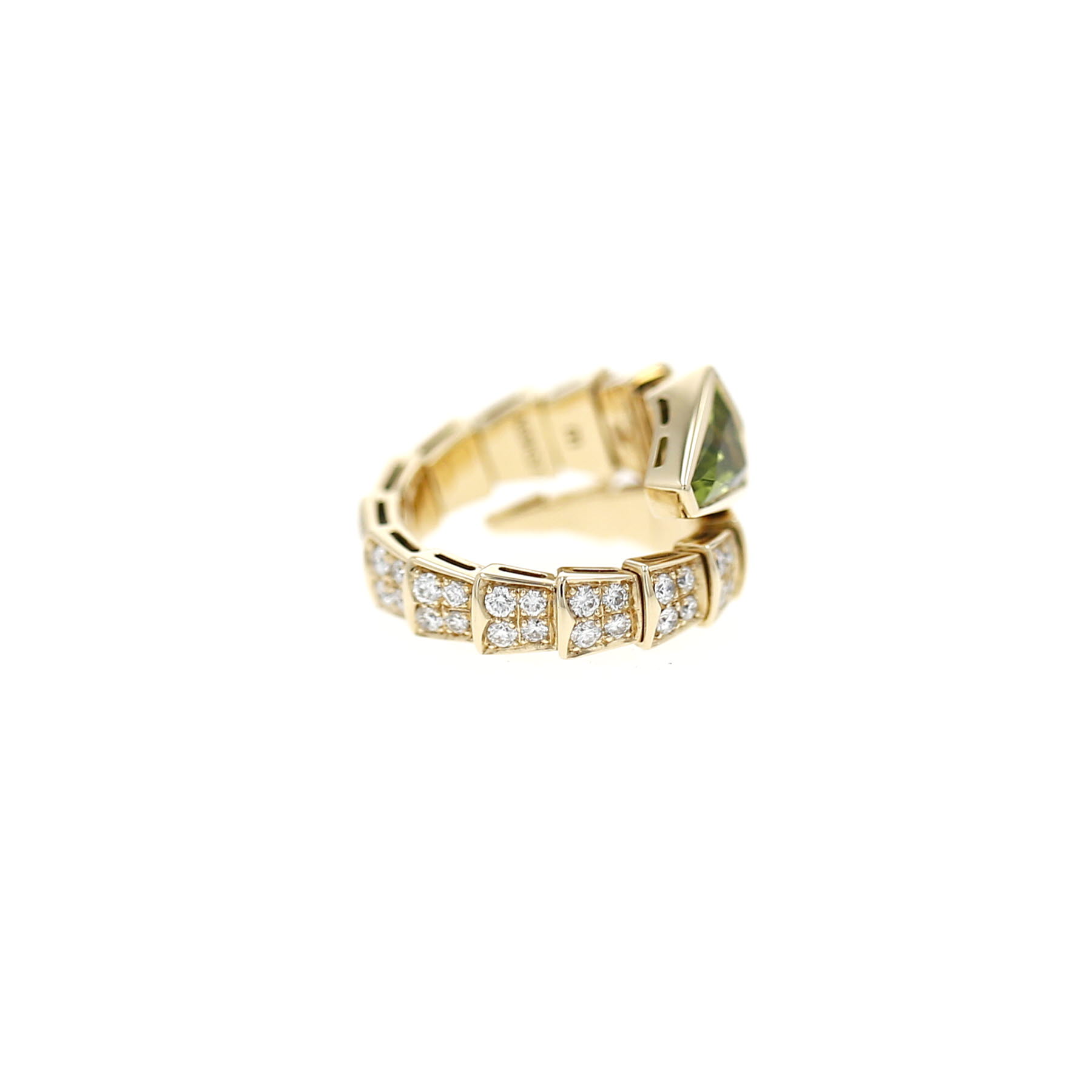 Bulgari Serpenti Viper ring in yellow gold, peridot and diamonds