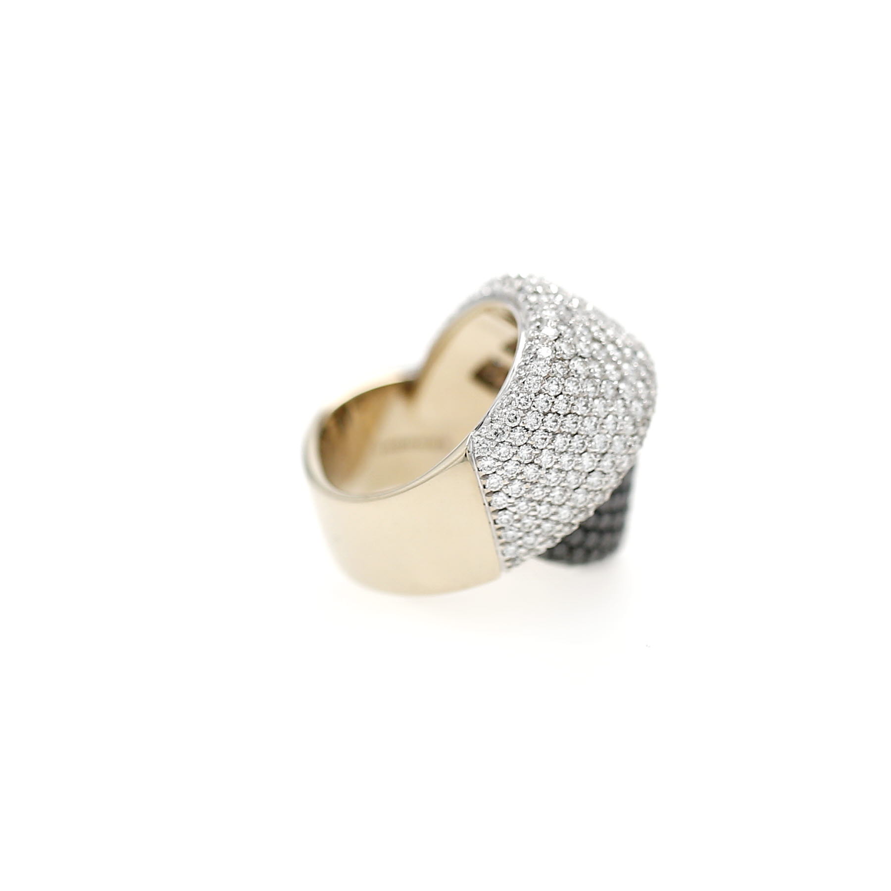 Vhernier Abbraccio ring in Non-rhodium-plated white gold and diamonds