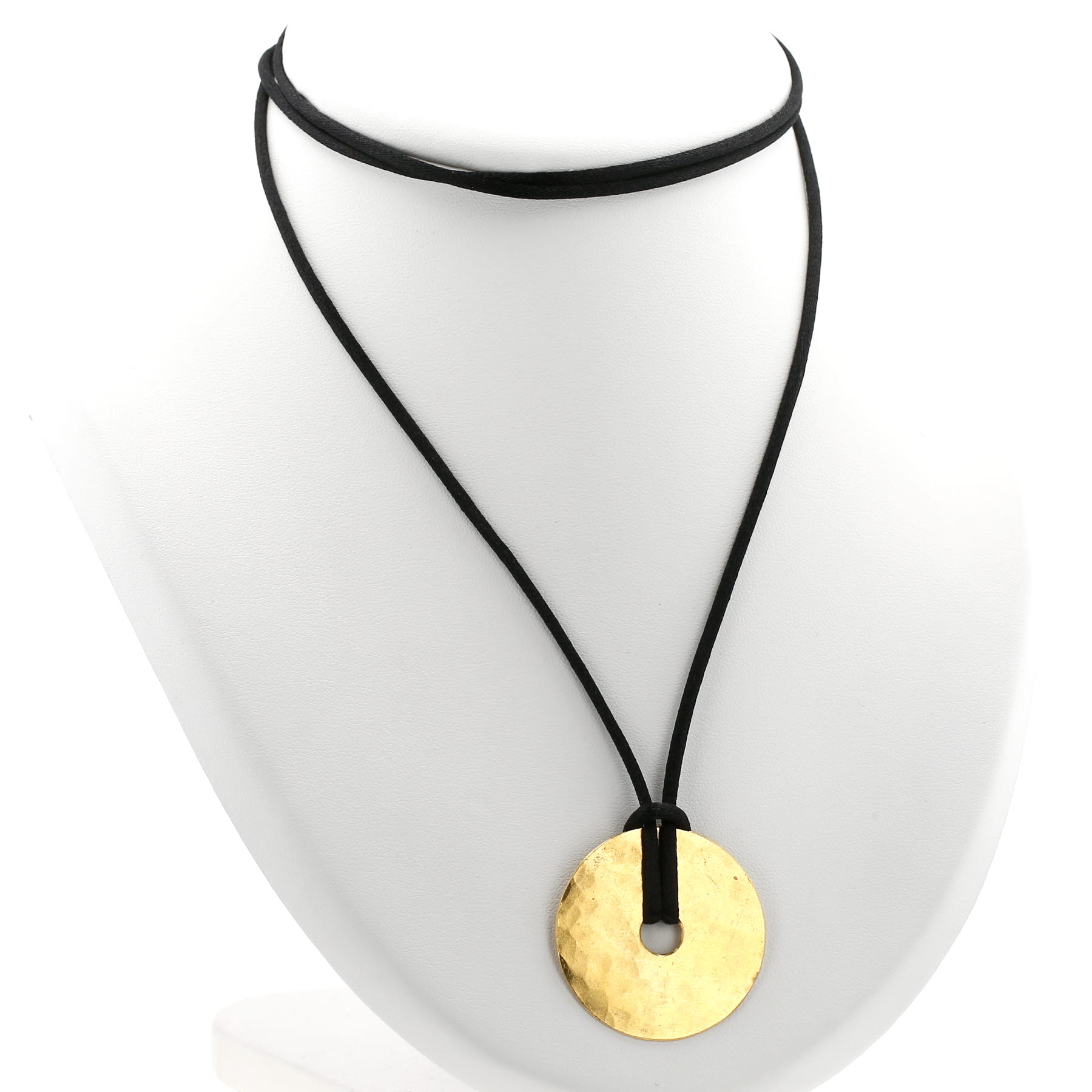 Dinh Van Pi Chinois pendant in 24 karats yellow gold