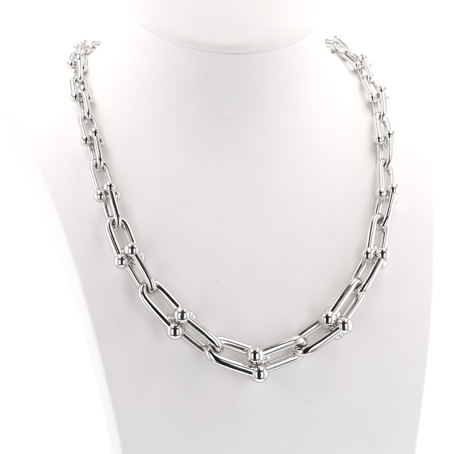 Tiffany 
Co HardWear necklace in white gold