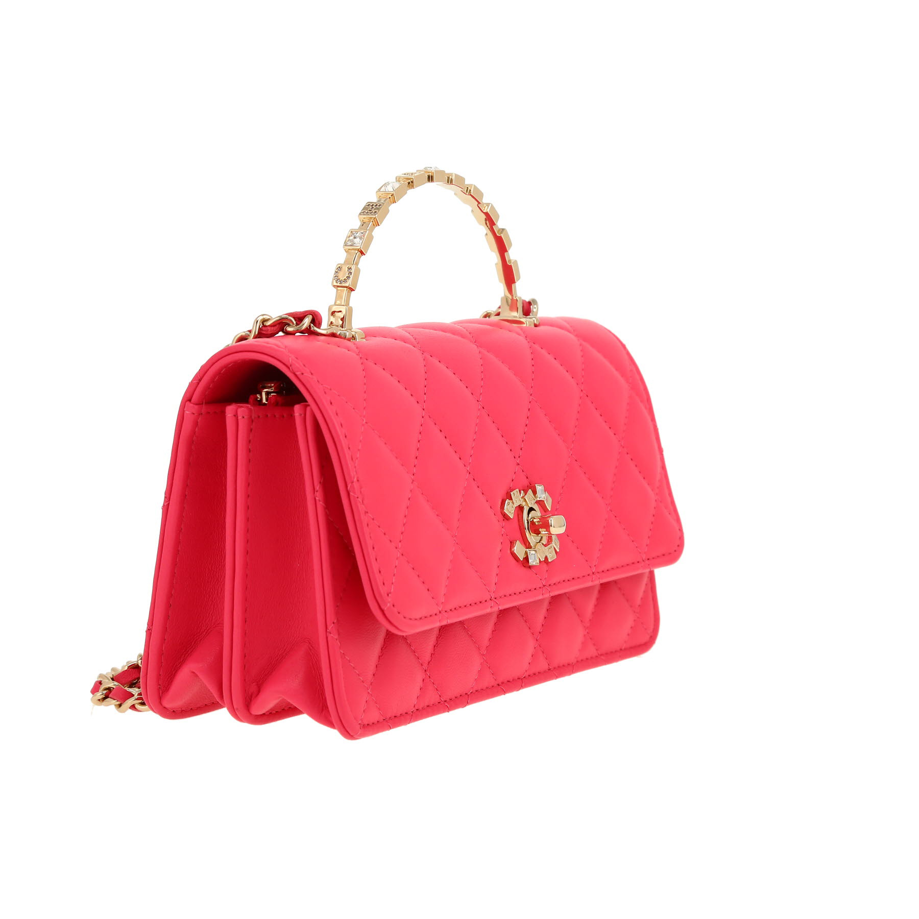 Chanel   shoulder bag  in pink quilted leather