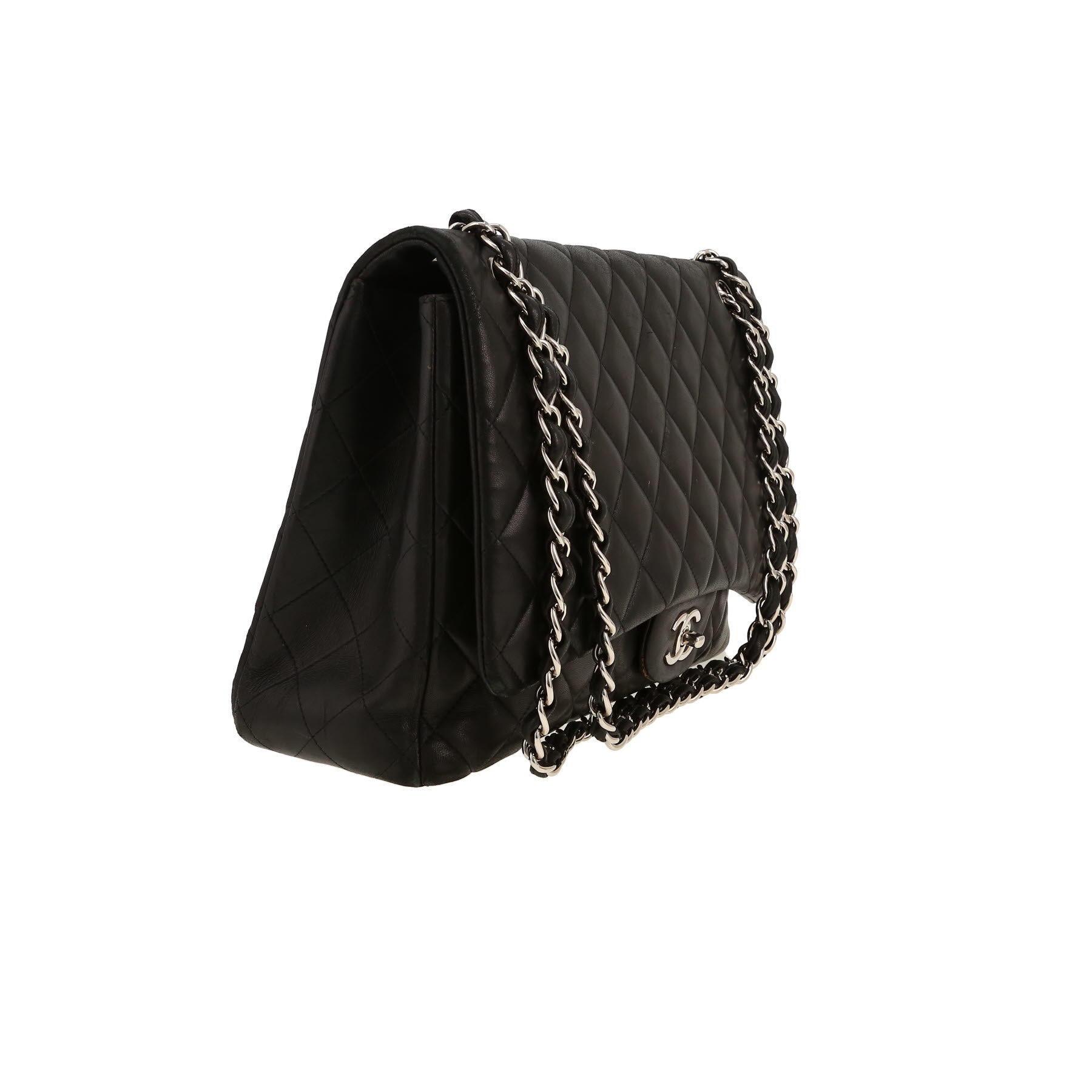 Chanel  Timeless Maxi Jumbo shoulder bag  in black quilted leather