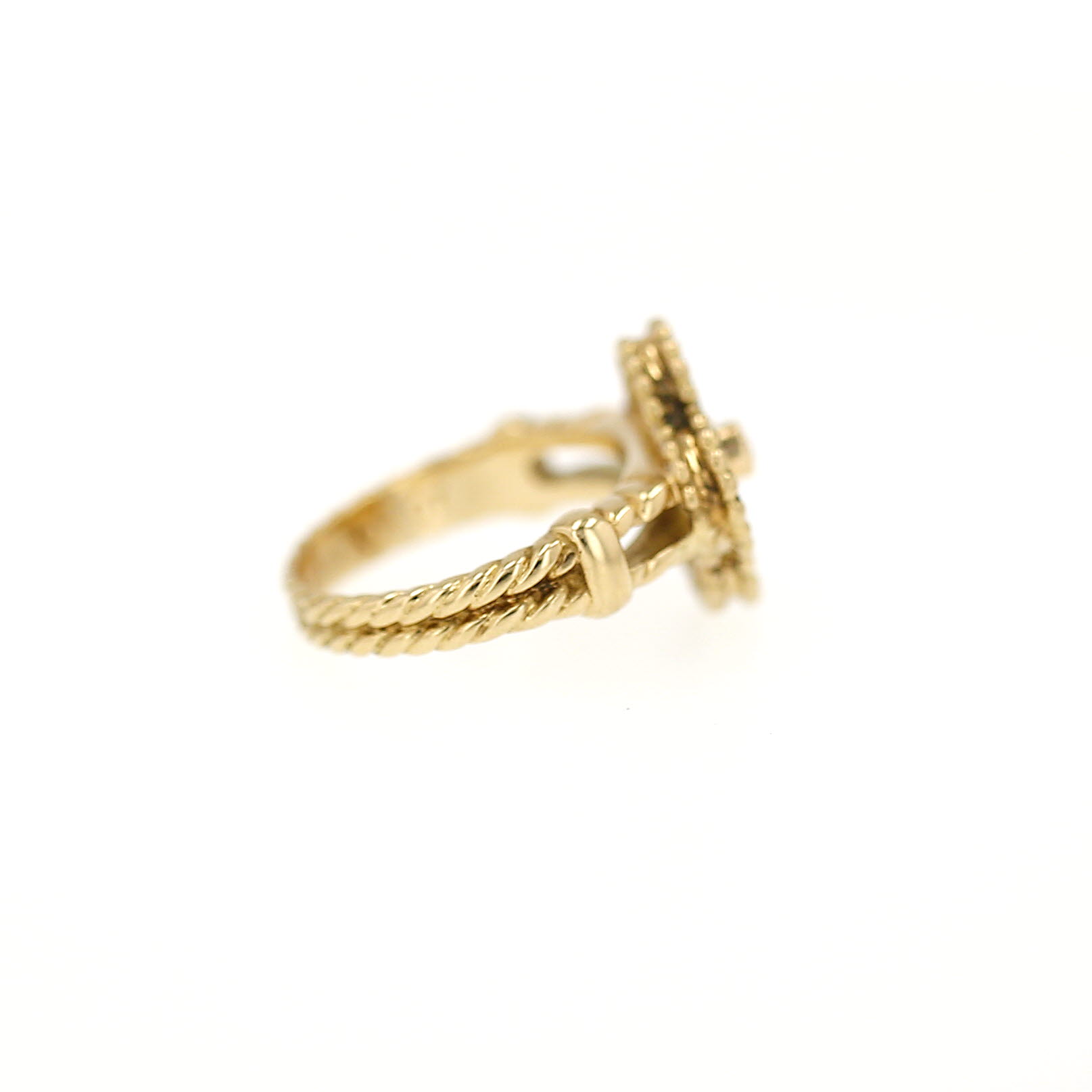 Van Cleef 
Arpels Vintage Alhambra ring in yellow gold, onyx and diamond