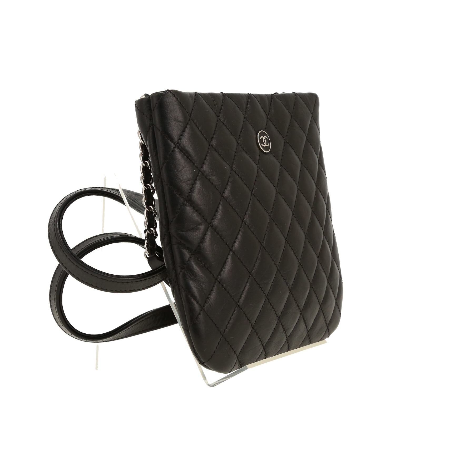 Chanel   pouch  in black quilted leather