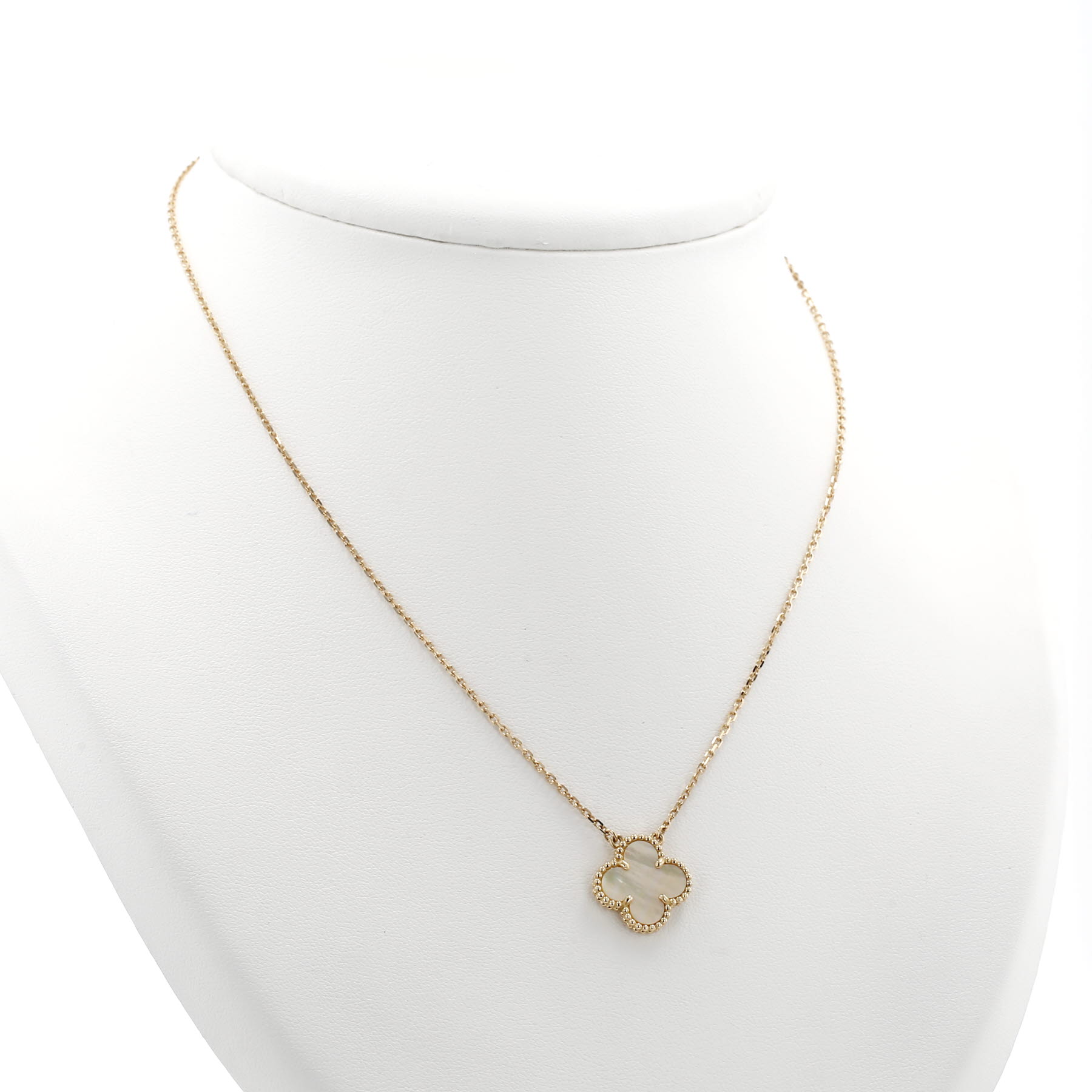 Van Cleef & Arpels Vintage Alhambra necklace in yellow gold and mother of pearl