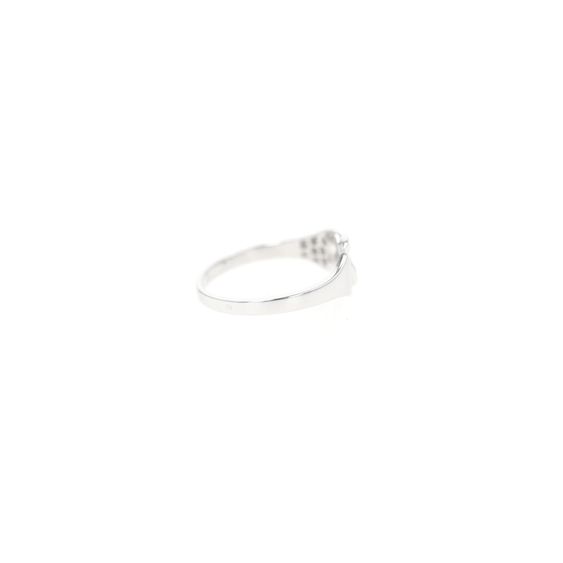 Bague Dinh Van Menottes R8 en or blanc et diamants