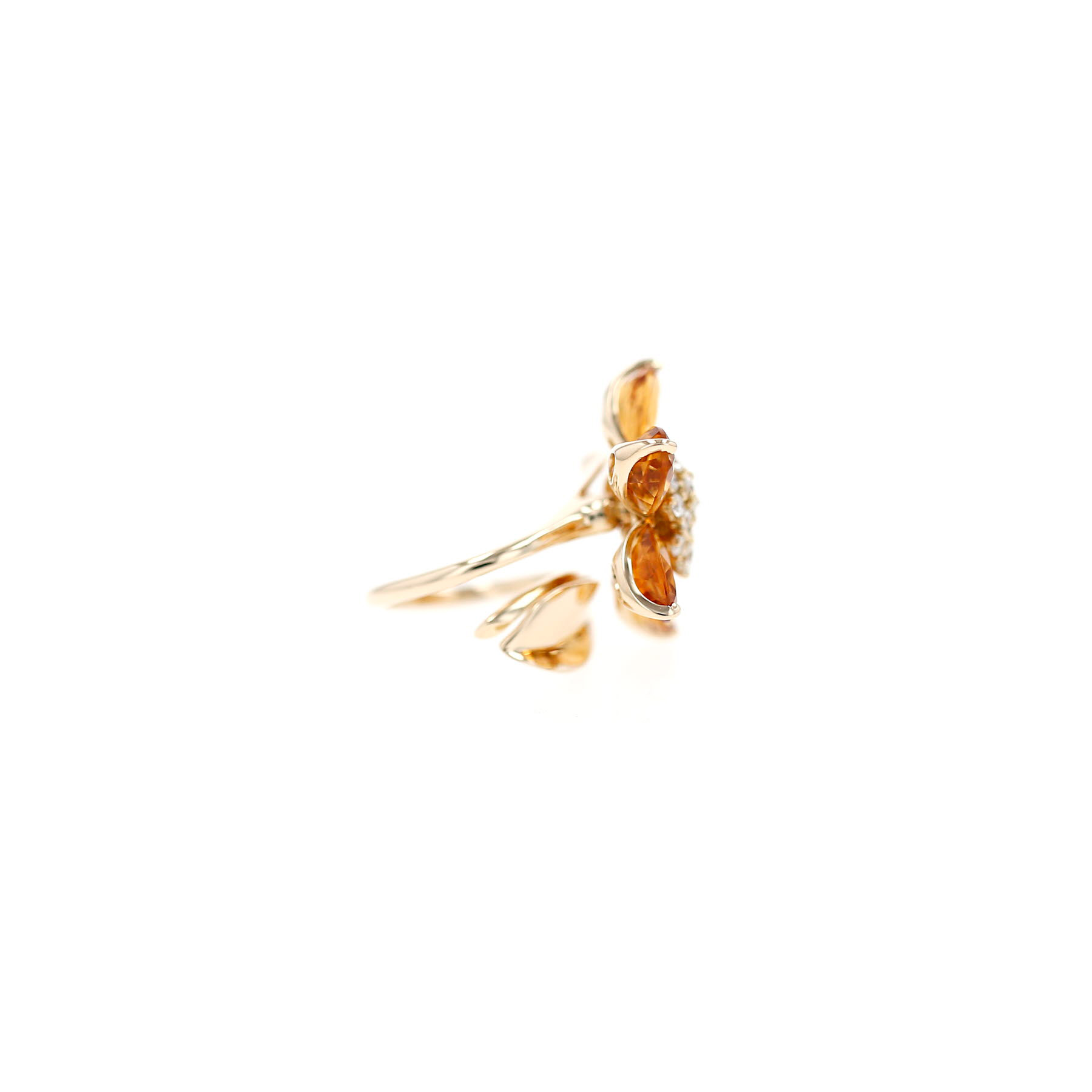 Half-articulated Van Cleef 
Arpels Fleurs d'Hawaï ring in yellow gold, citrine and diamonds