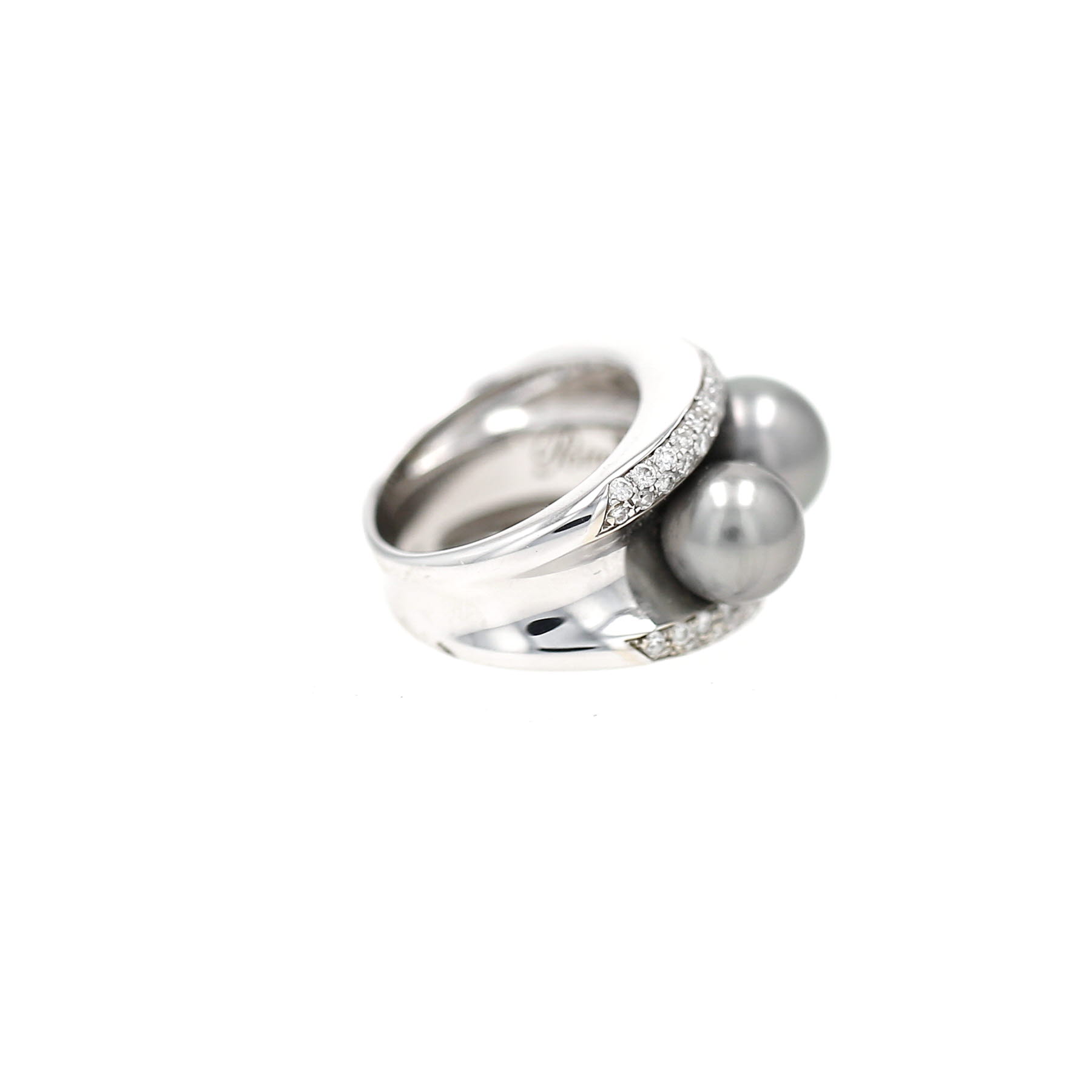 Poiray Fidji ring in white gold, cultured pearls and diamonds Poiray Fidji ring in white gold, cultured pearls and diamonds