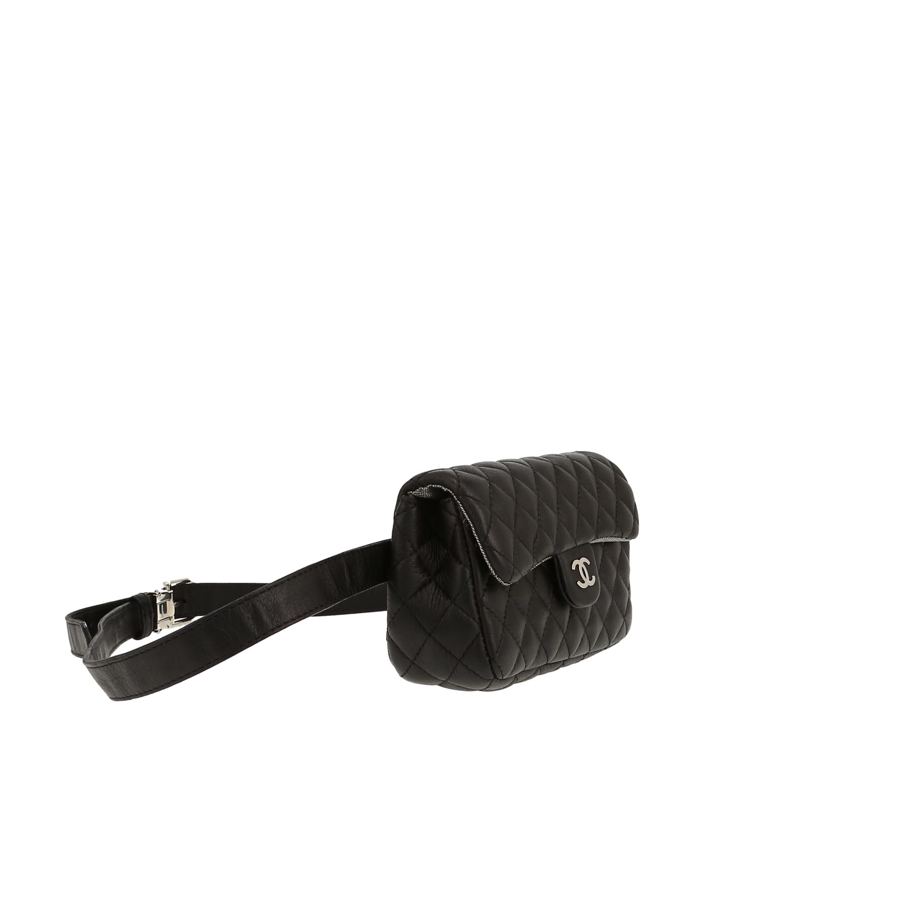 Chanel  Pochette ceinture clutch-belt  in black quilted leather
