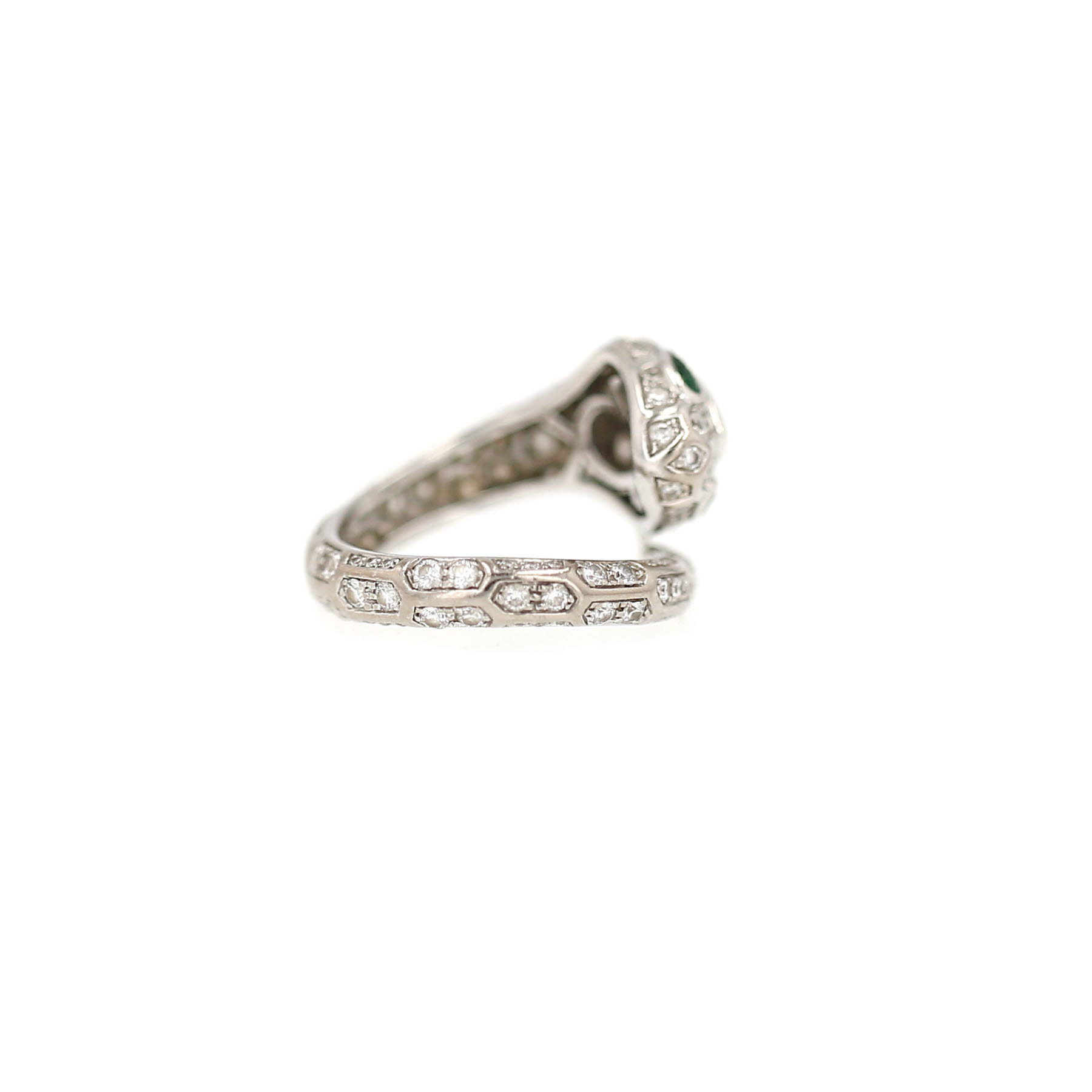 Bulgari Serpenti Seduttori ring in white gold, diamonds and sapphire