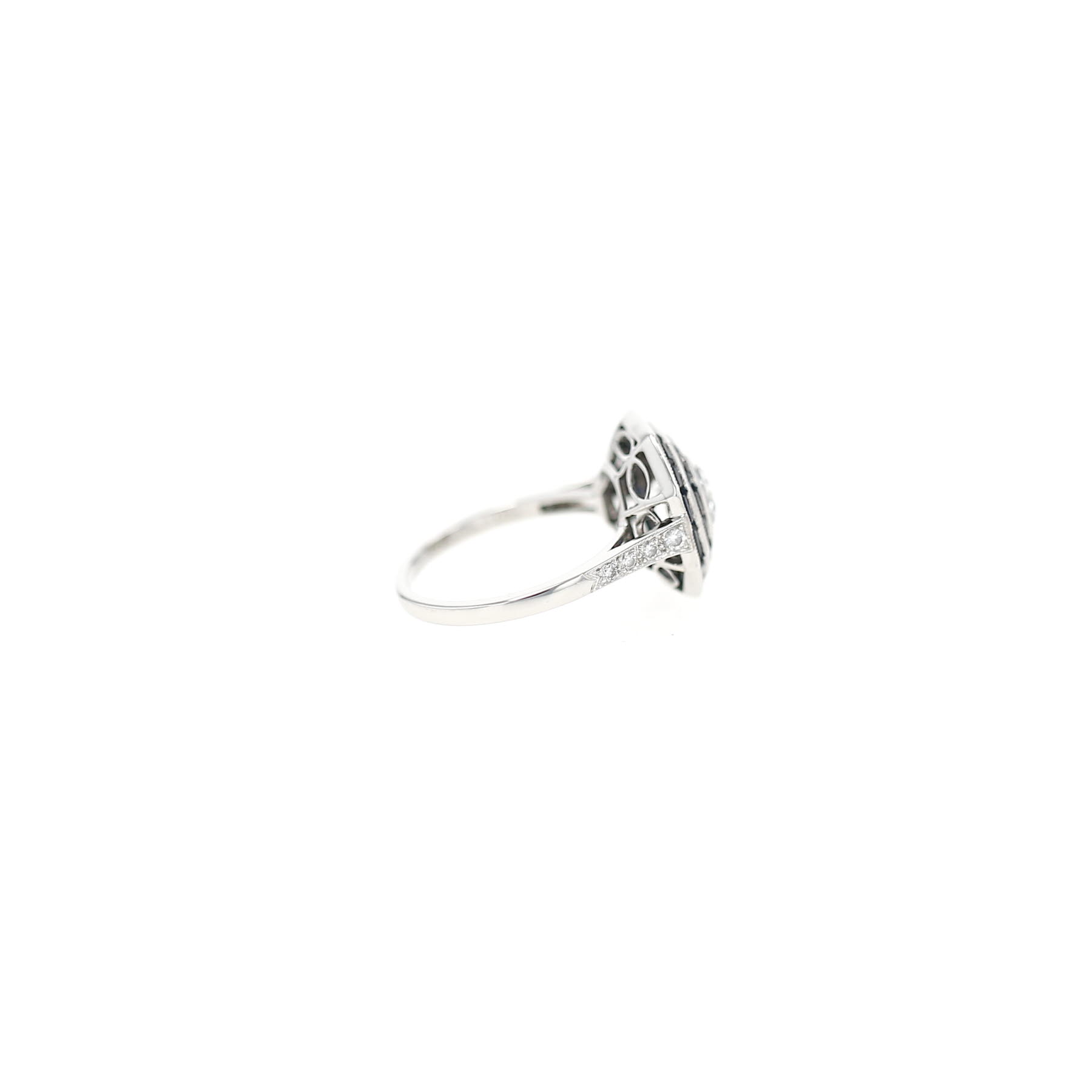 Tiffany 
Co Lucida solitaire ring in platinium, diamond and sapphires