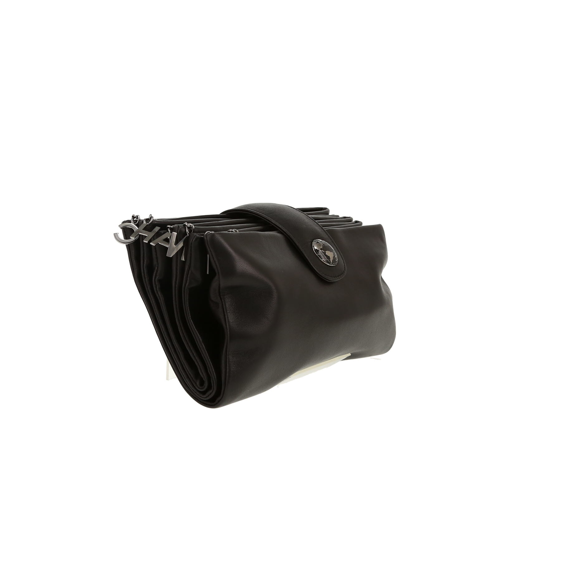 Chanel   pouch  in black leather