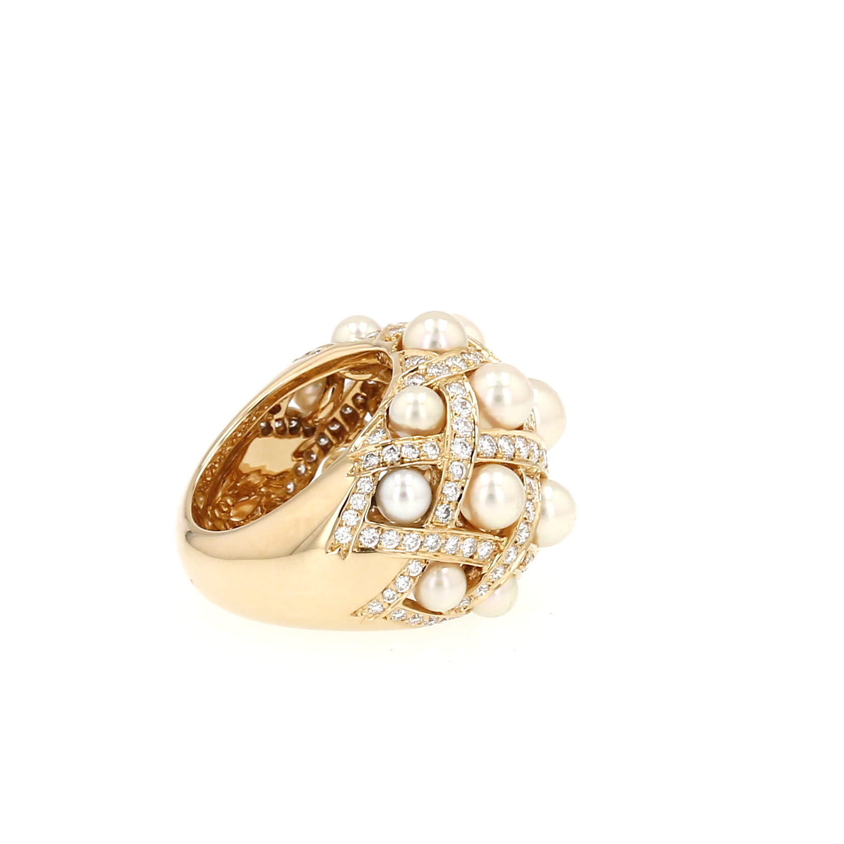 Chanel Baroque medium model ring in yellow gold, cultured pearls and diamonds Chanel Baroque medium model ring in yellow gold, cultured pearls and diamonds