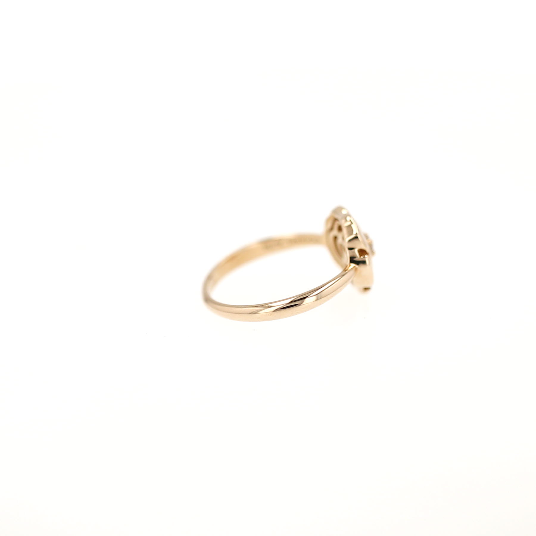 Chanel Bouton de Camélia ring in pink gold and diamond