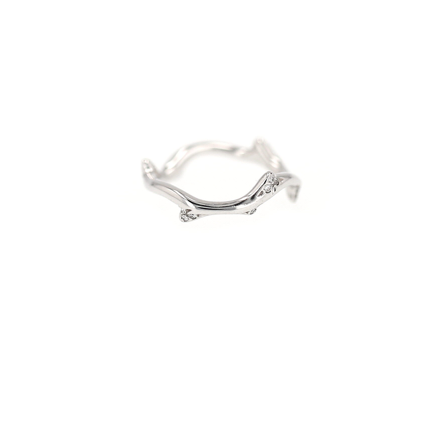Dior Bois de Rose ring in white gold and diamonds