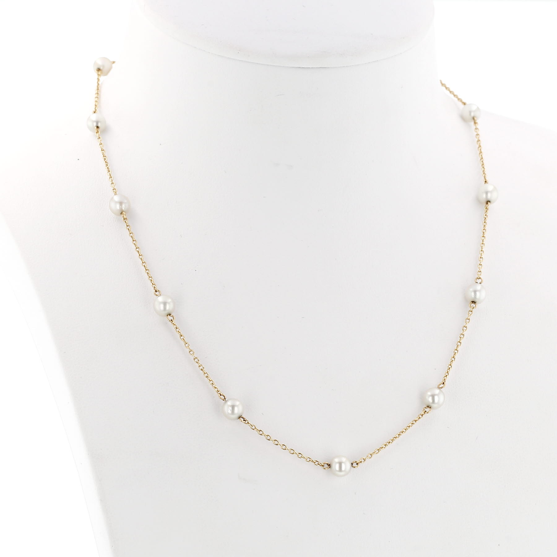 Collar Tasaki  de oro amarillo y perlas cultivadas