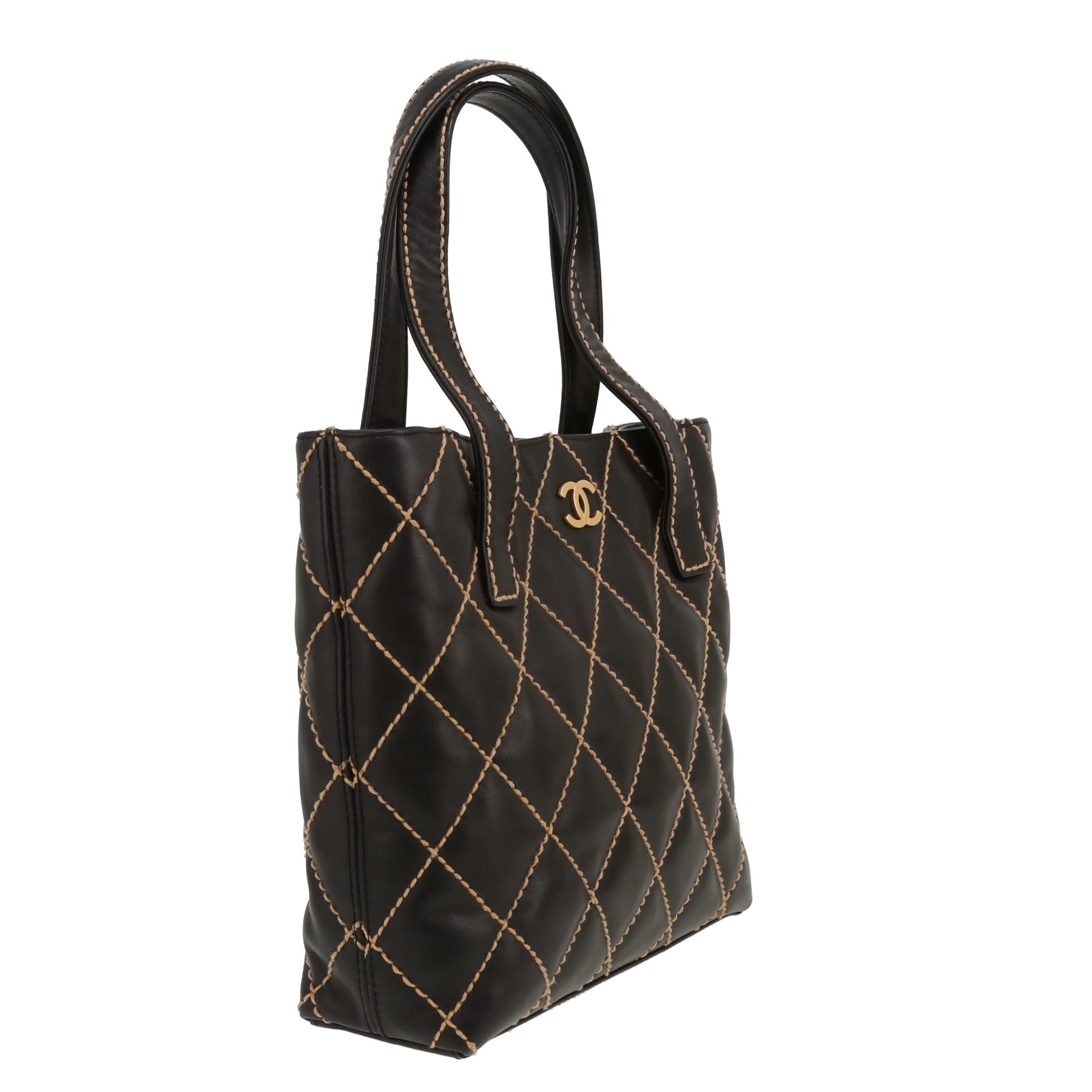 Chanel   handbag  in black quilted leather