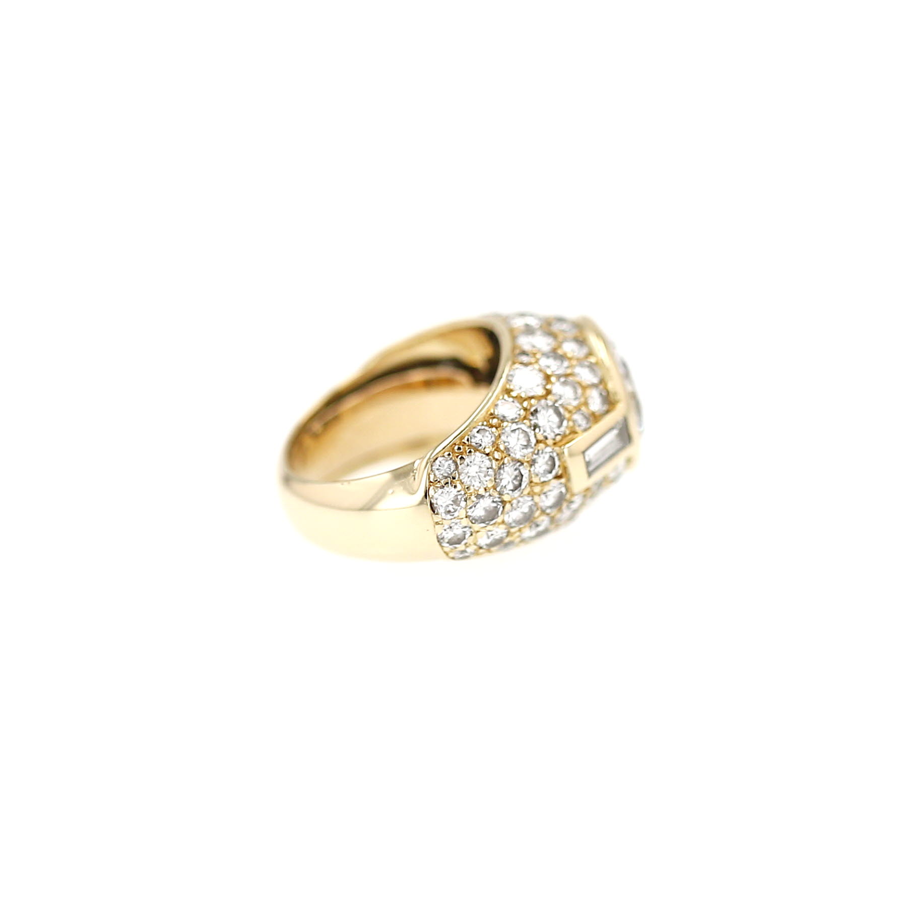 Anello con sigillo Vintage  in oro giallo e diamanti