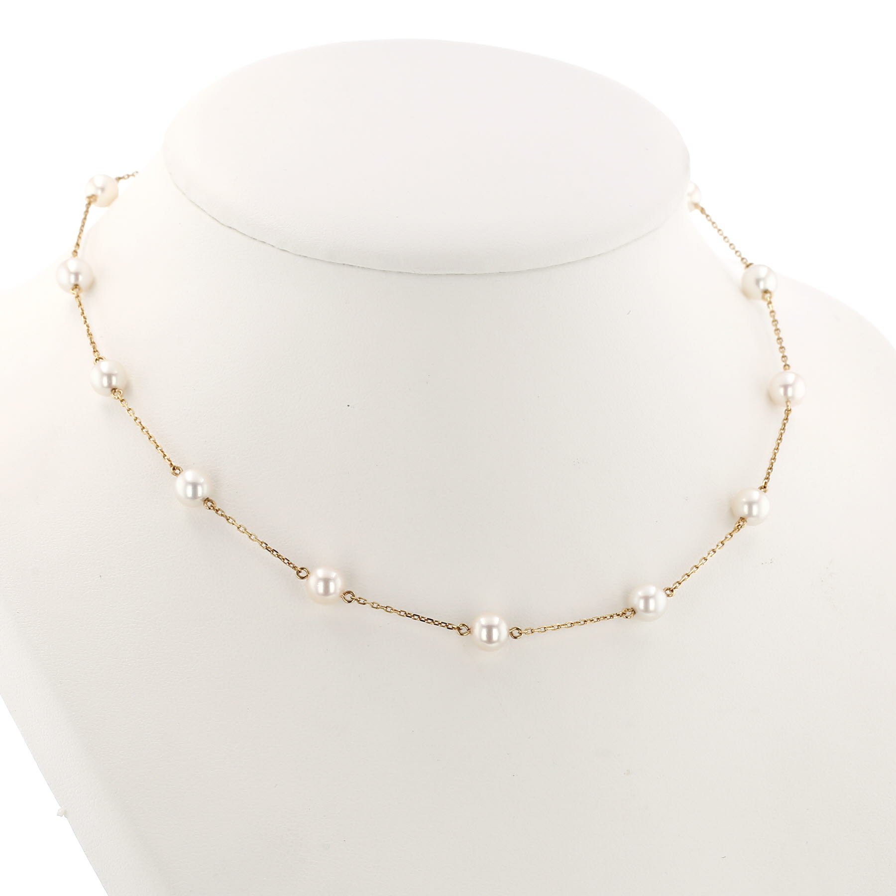 Collar Tasaki  de oro amarillo y perlas cultivadas