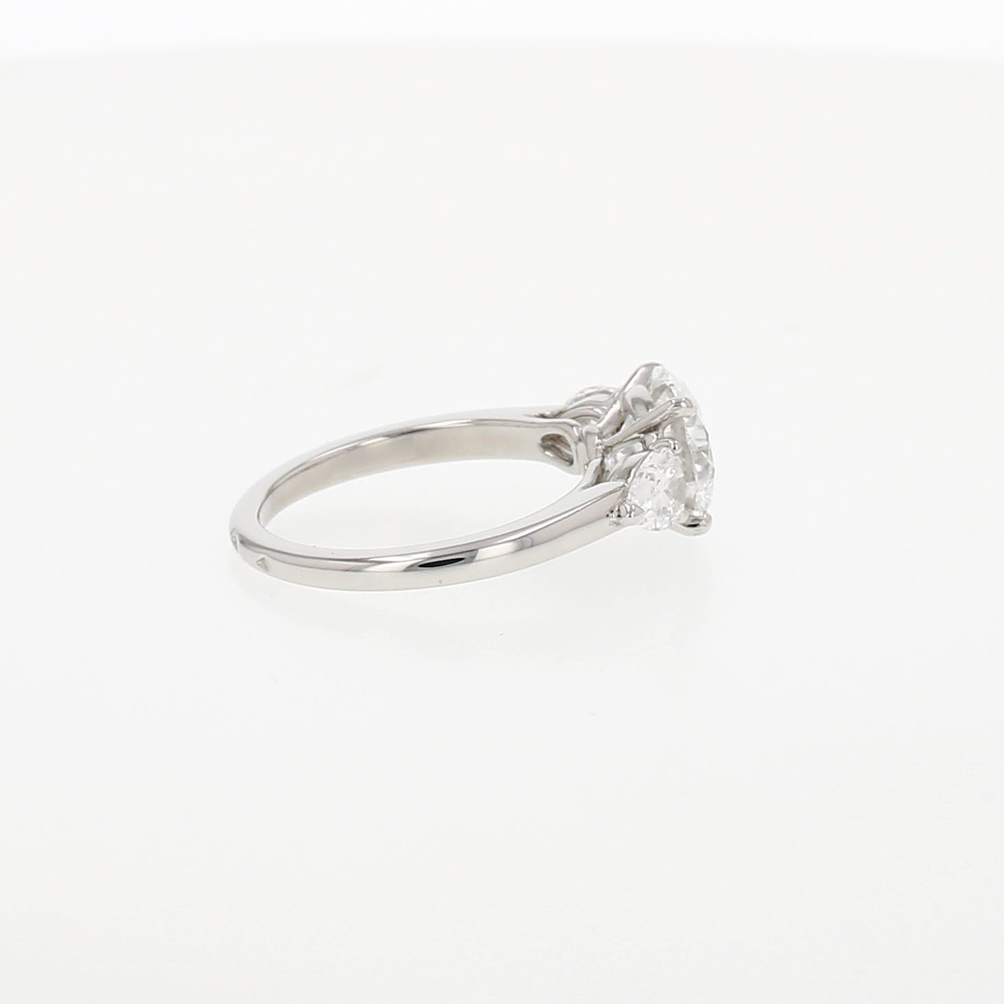 Bague solitaire Cartier  en platine et diamants