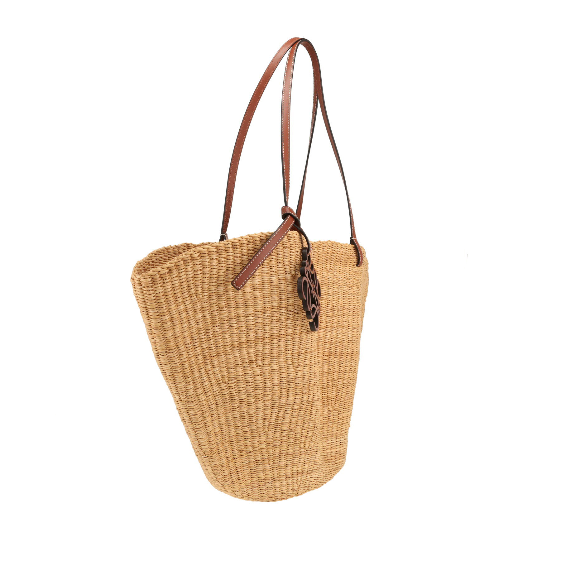 Loewe Shell shopping bag in beige woven wicker