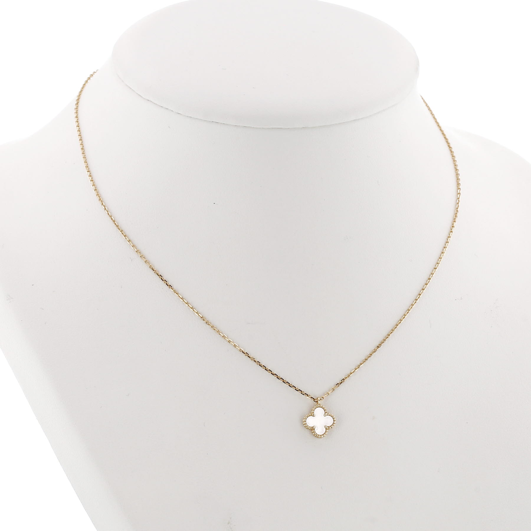 Van Cleef 
Arpels Sweet Alhambra necklace in yellow gold and mother of pearl