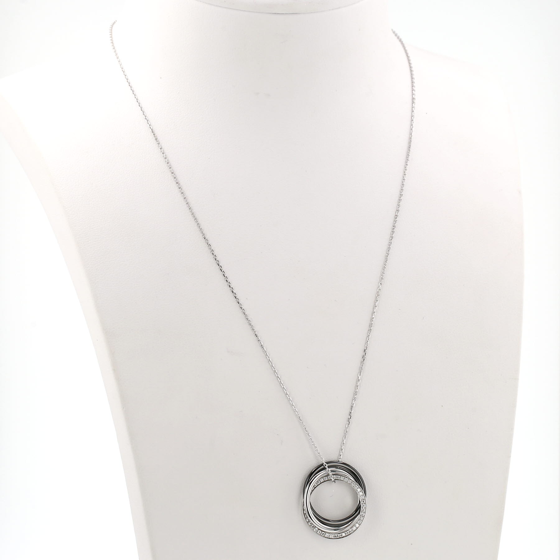 Ciondolo Cartier Trinity in oro bianco, ceramica nero e diamanti