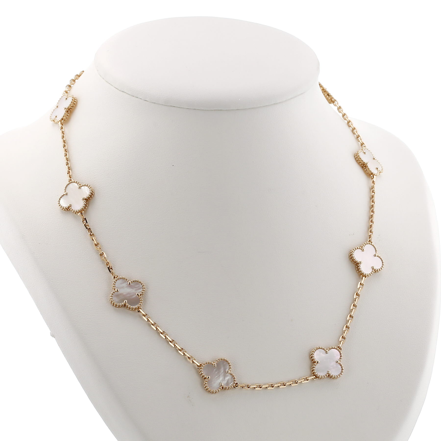Van Cleef 
Arpels Vintage Alhambra necklace in yellow gold and mother of pearl