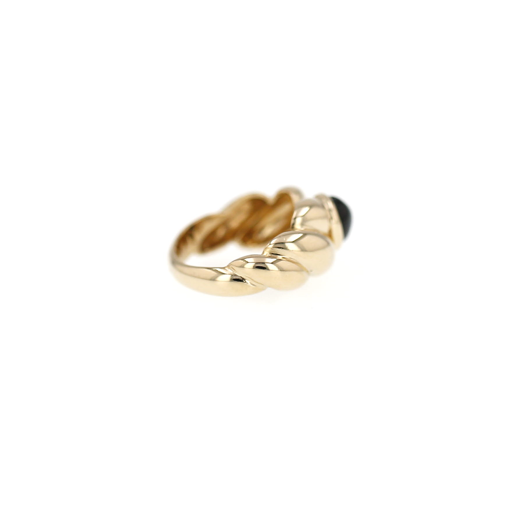 Van Cleef & Arpels   1980's ring in yellow gold and onyx