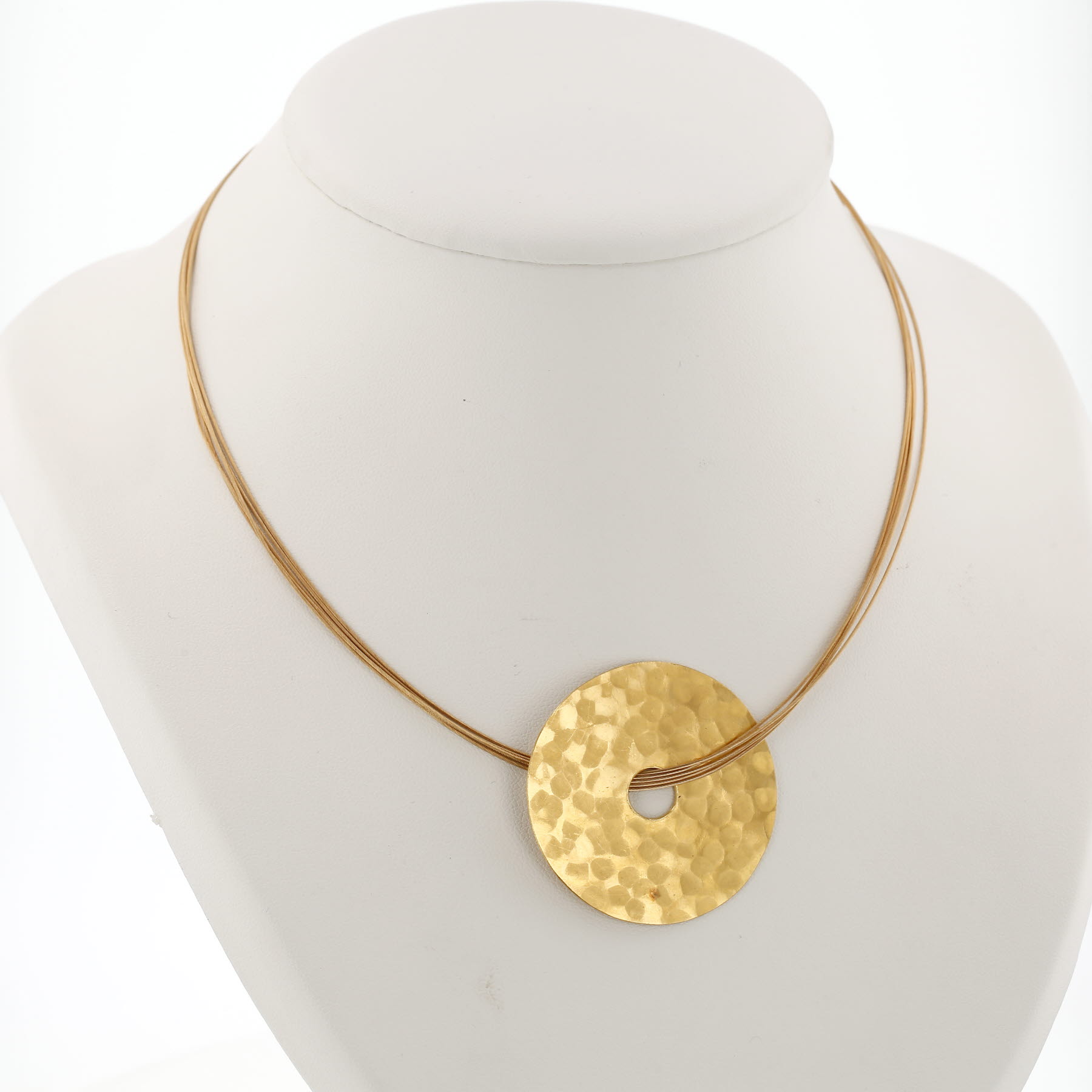 Collier Dinh Van Pi Chinois en or jaune et or jaune 24 carats