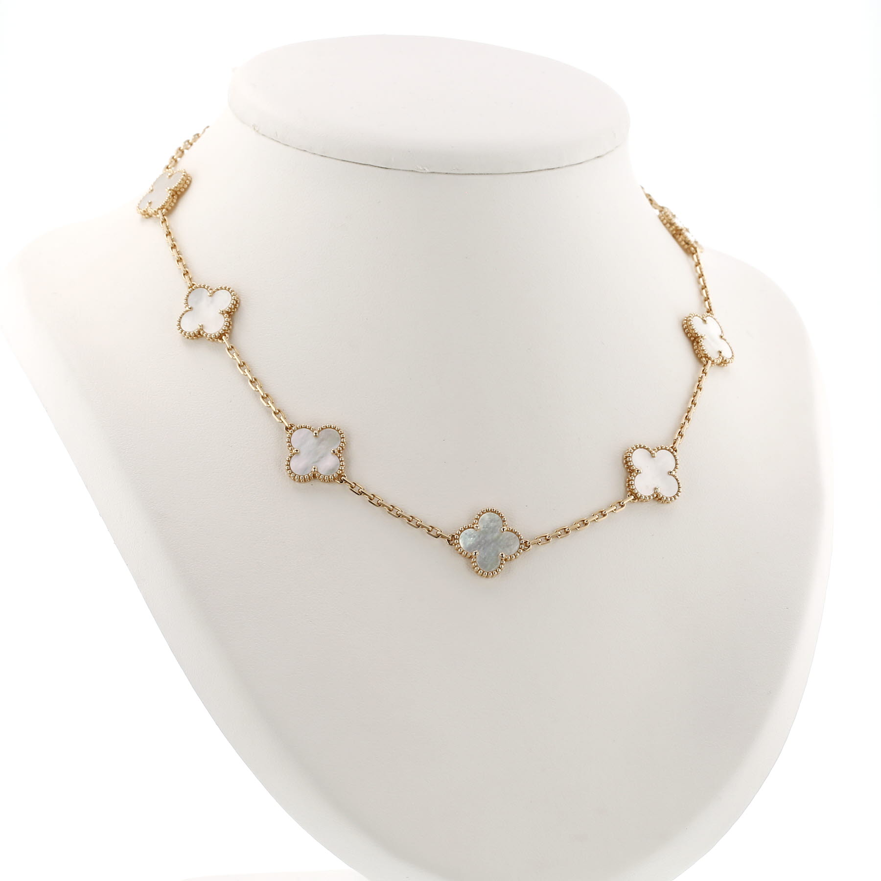 Van Cleef 
Arpels Vintage Alhambra necklace in yellow gold and mother of pearl