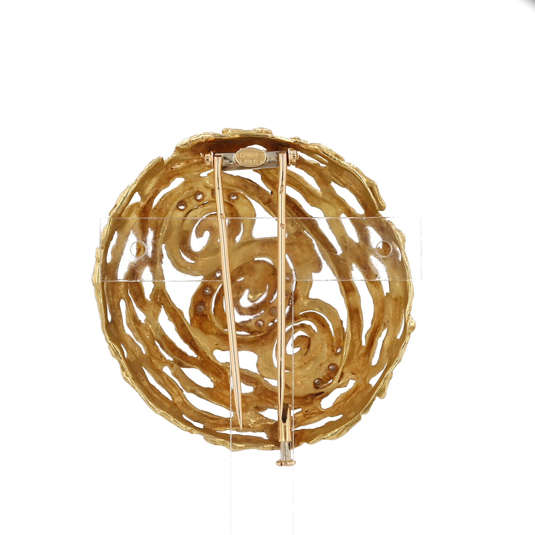 Chaumet 1970's brooch in yellow gold and diamonds