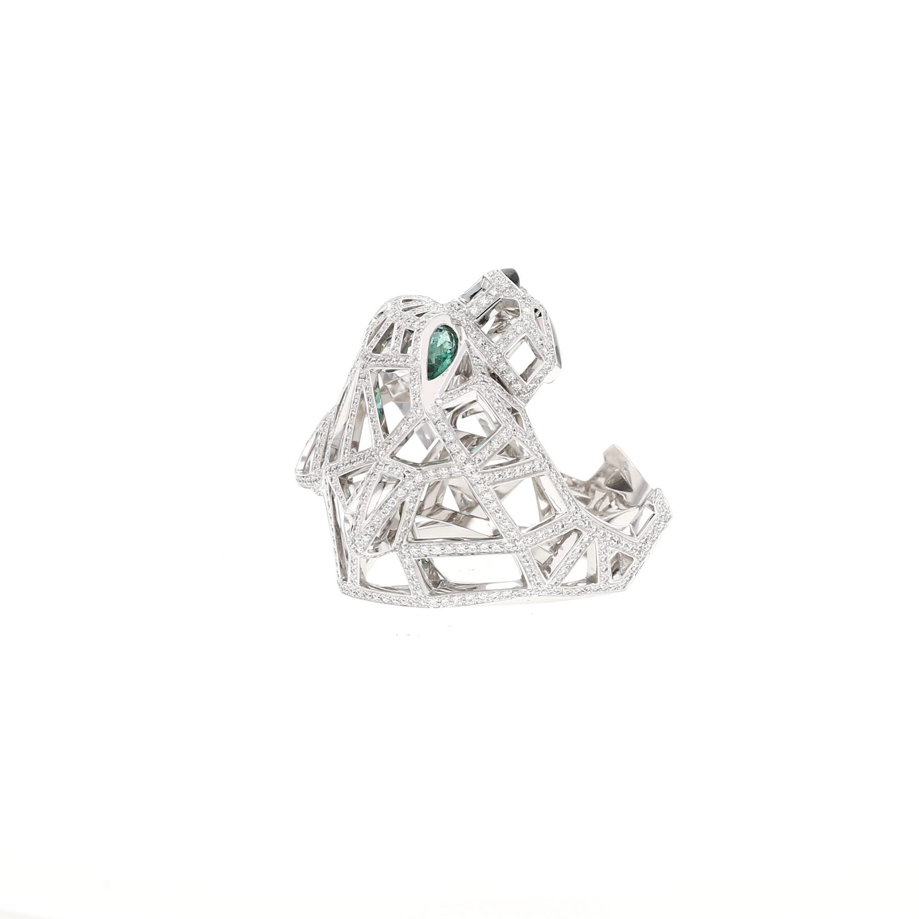 Sortija Cartier Panthère de oro blanco, diamantes, ónix y esmeralda