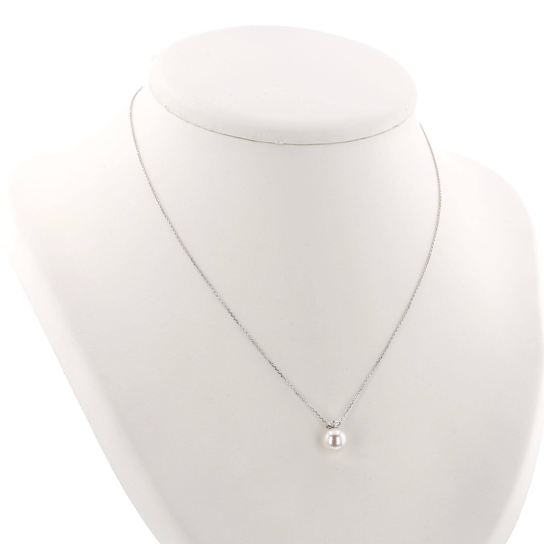 Collar Tasaki  de oro blanco, diamante y perla cultivada