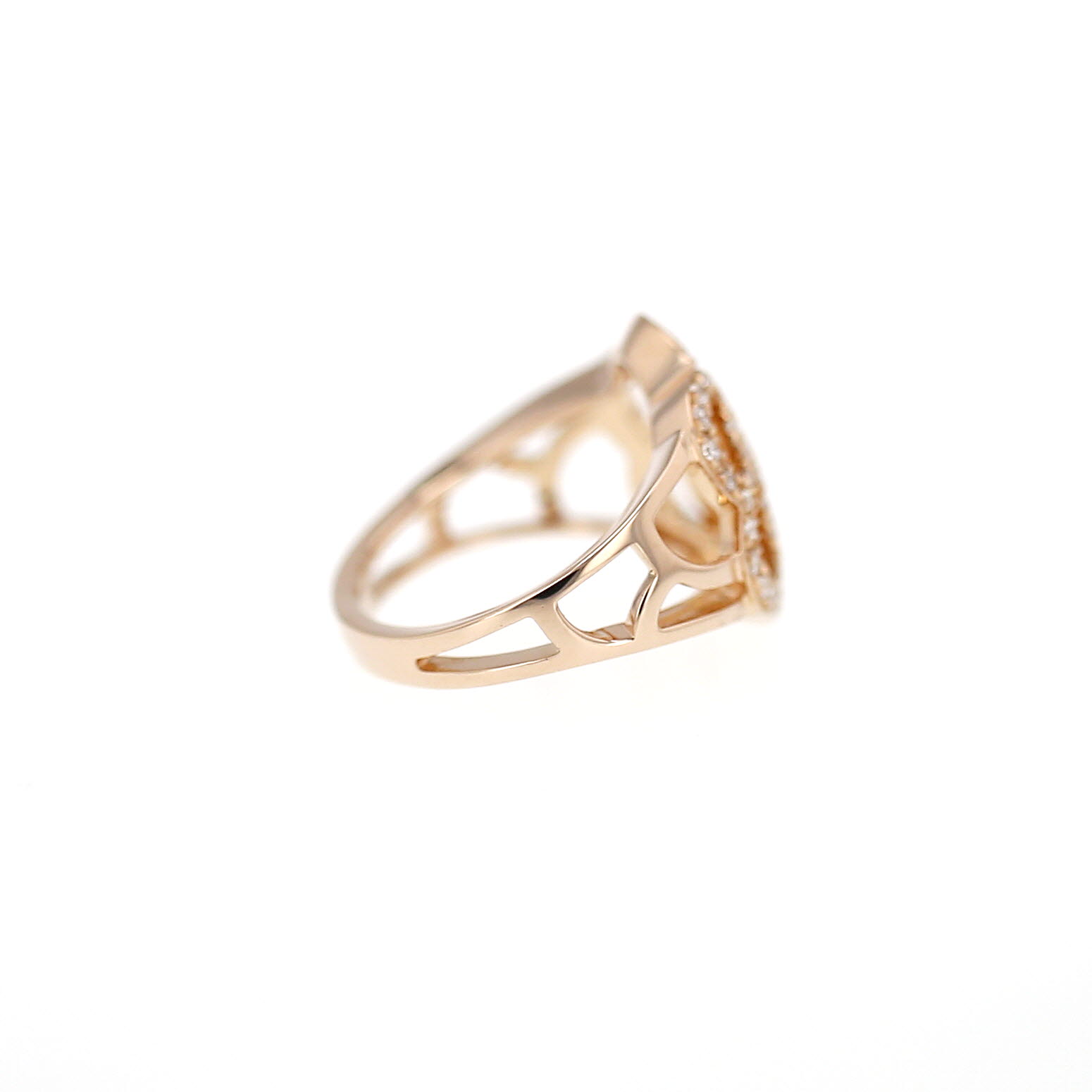 Chanel Camelia ring in pink gold and diamonds
