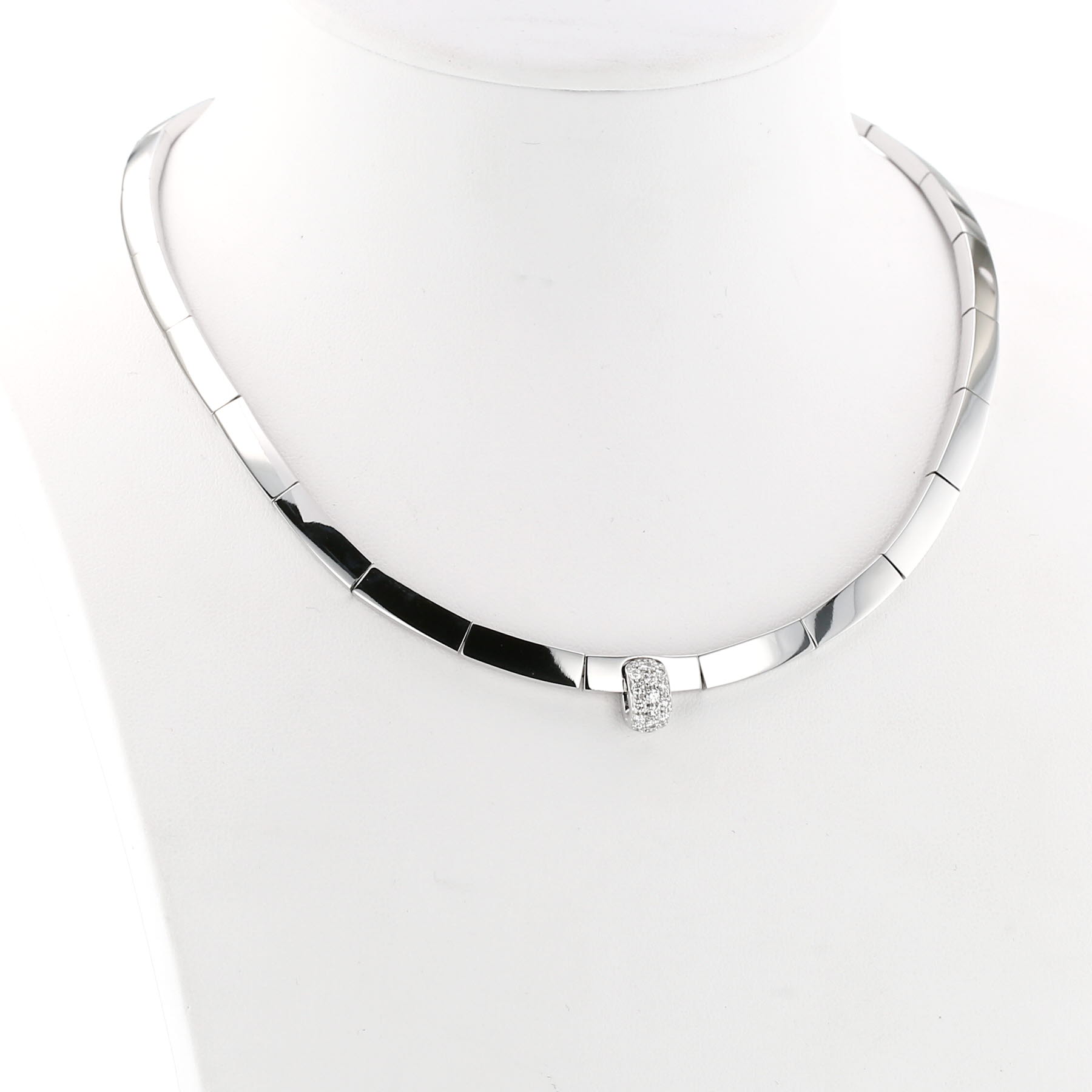 Chaumet necklace in white gold and diamonds